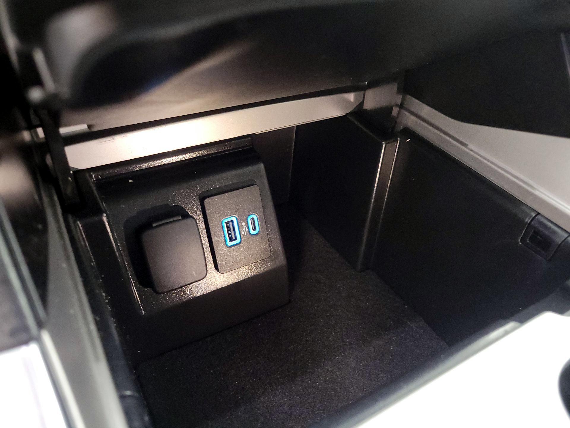 Thumbnail: 2024 Ford Explorer - 18