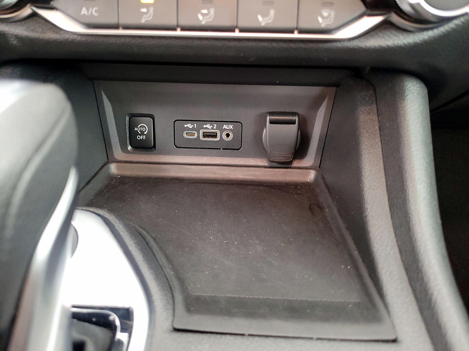 Thumbnail: 2024 Nissan Sentra - 18