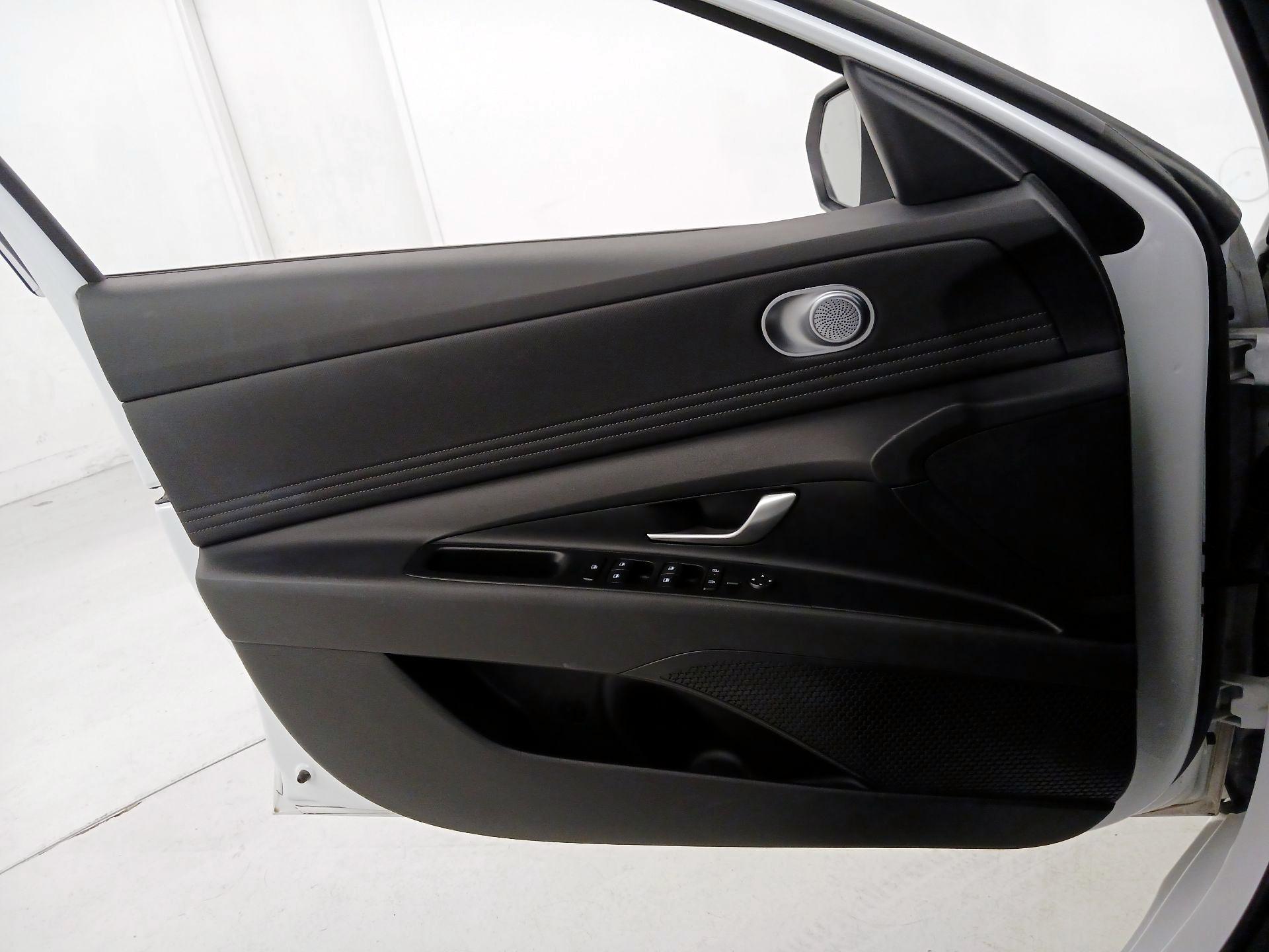 Thumbnail: 2025 Hyundai Elantra - 12