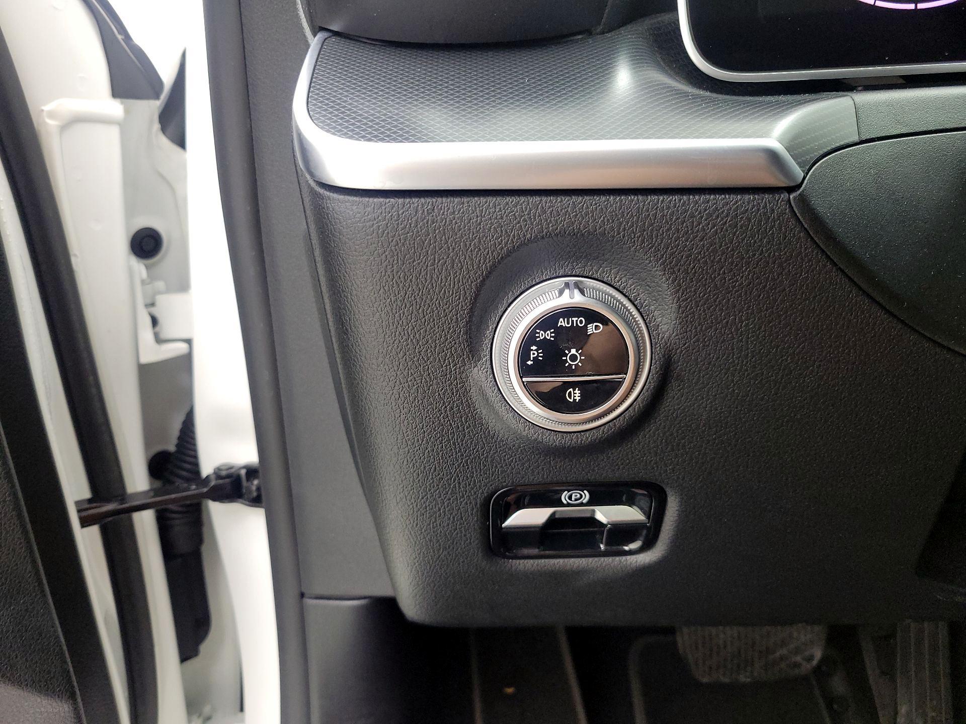 Thumbnail: 2024 Mercedes-Benz C-Class - 14