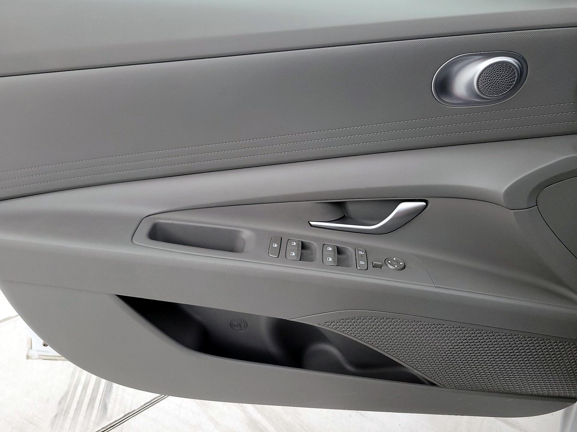 Thumbnail: 2024 Hyundai Elantra - 12