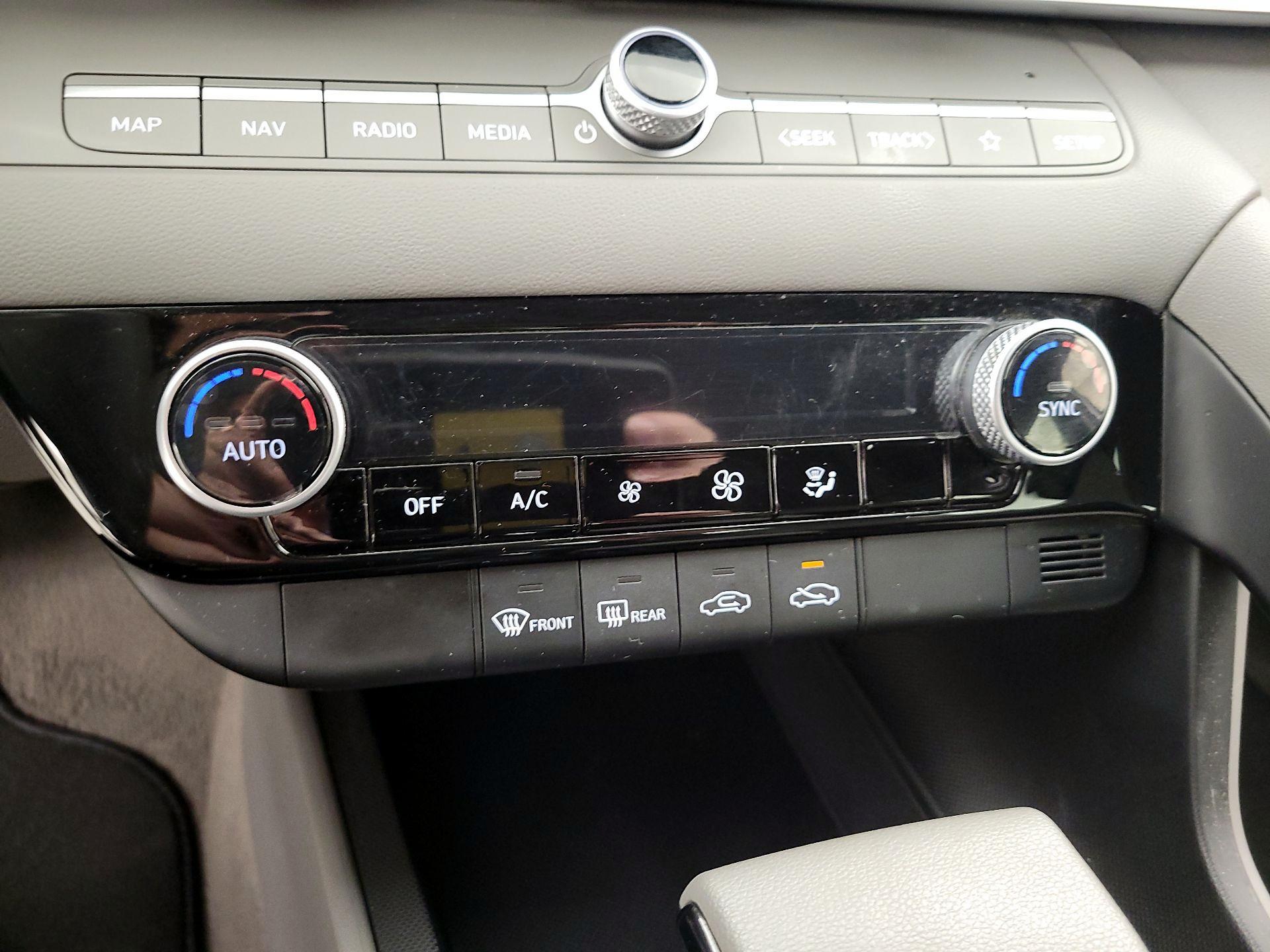 Thumbnail: 2024 Hyundai Elantra - 14