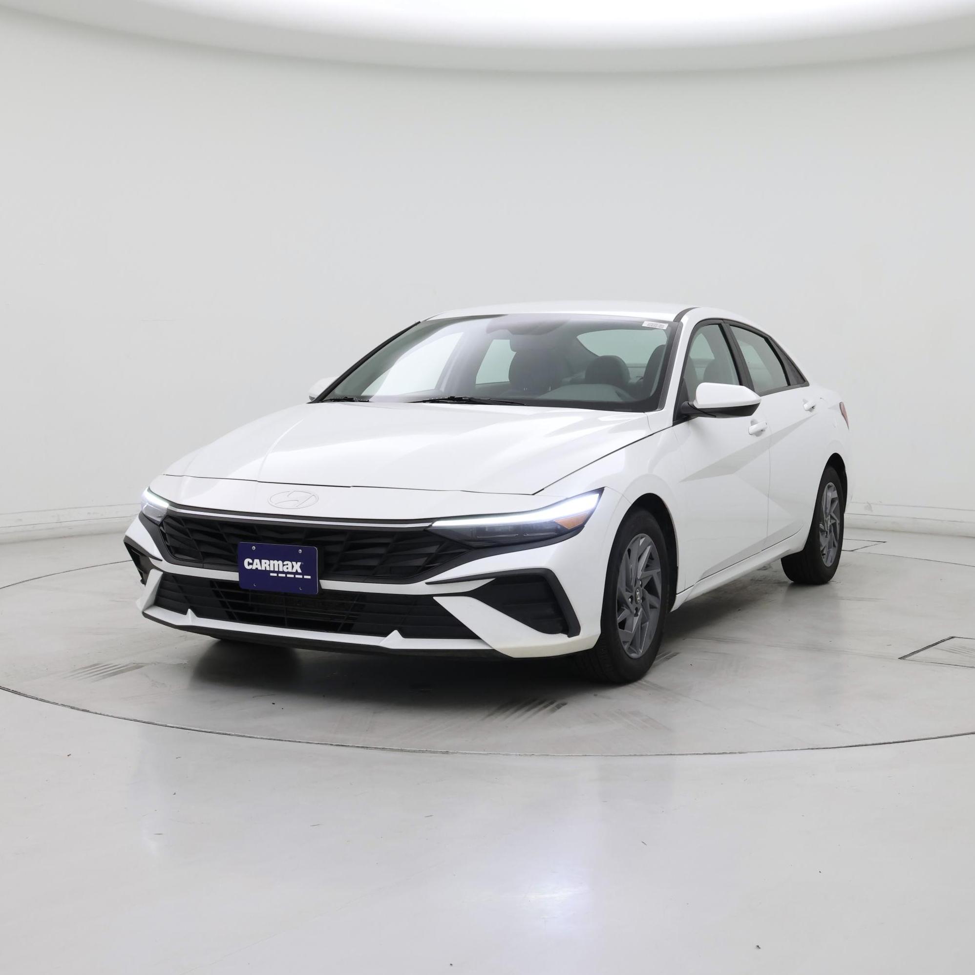 Thumbnail: 2024 Hyundai Elantra - 4