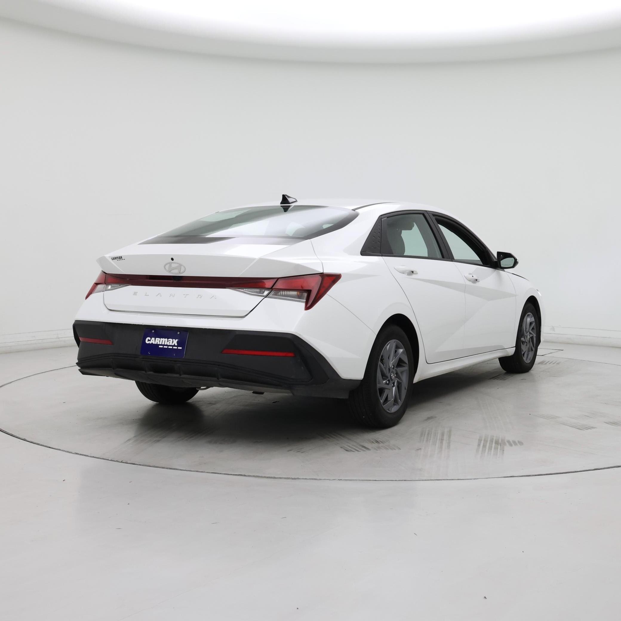 Thumbnail: 2024 Hyundai Elantra - 8