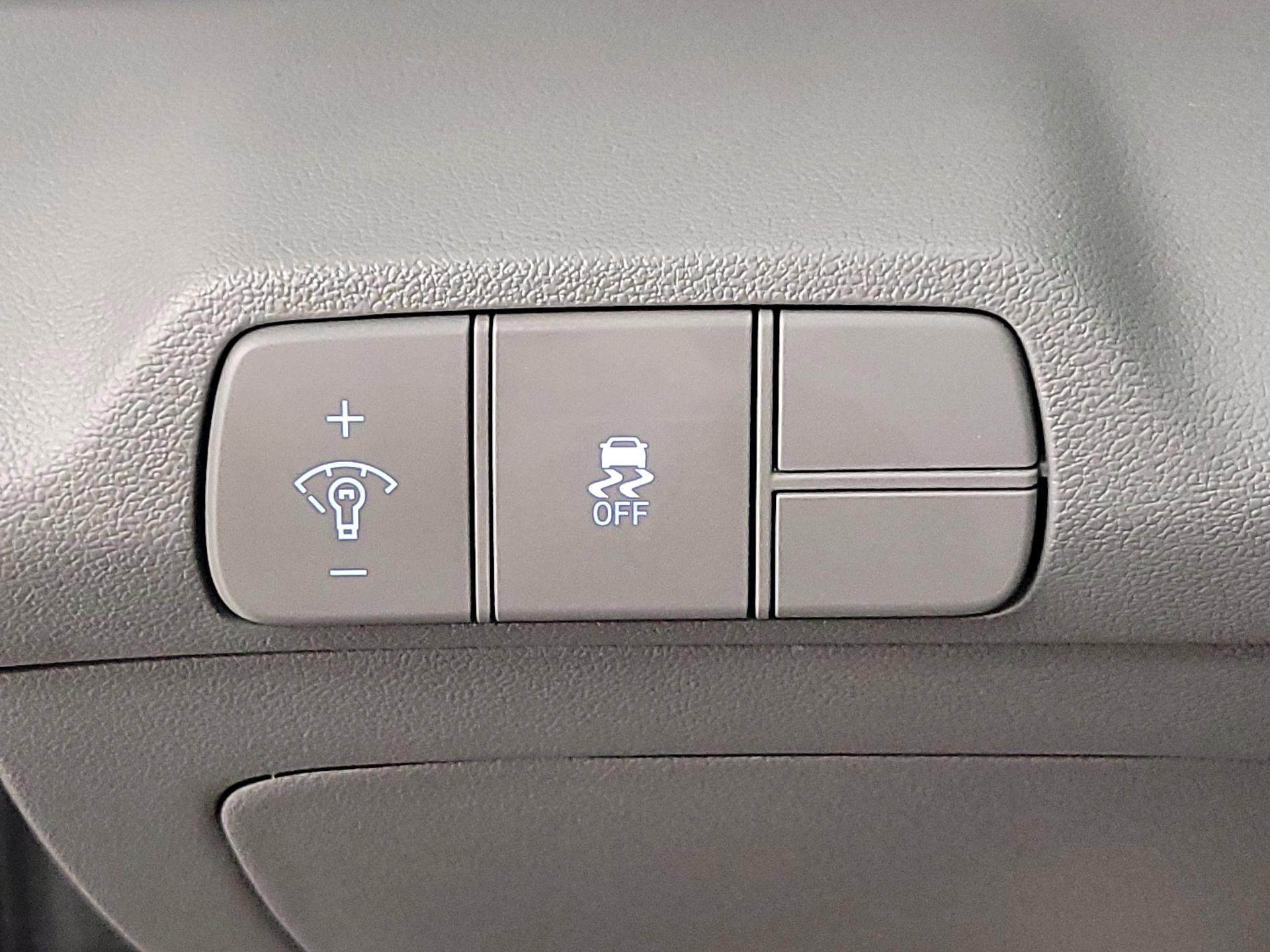 Thumbnail: 2025 Hyundai Elantra - 13