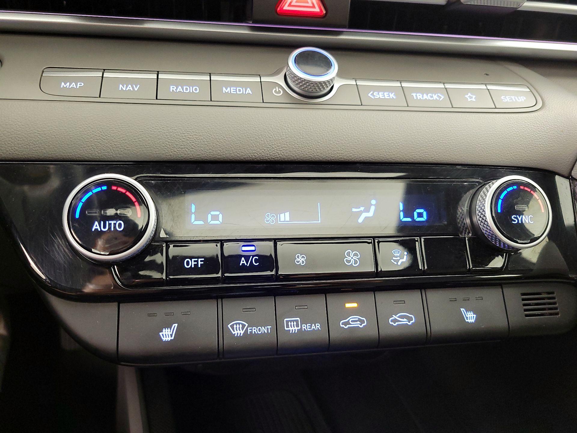 Thumbnail: 2025 Hyundai Elantra - 17