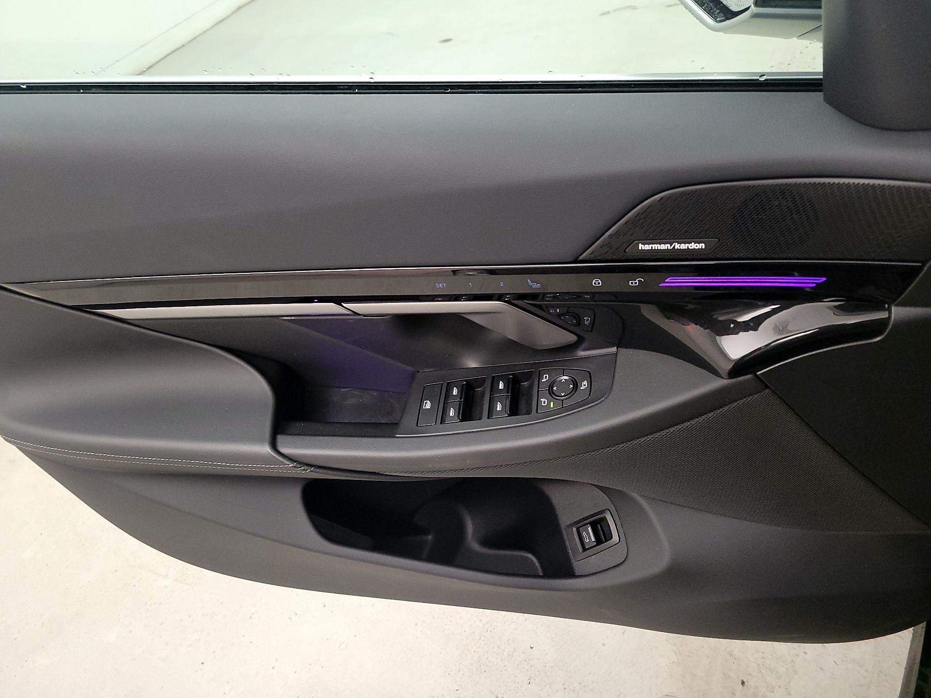 Thumbnail: 2025 BMW 5 Series - 12