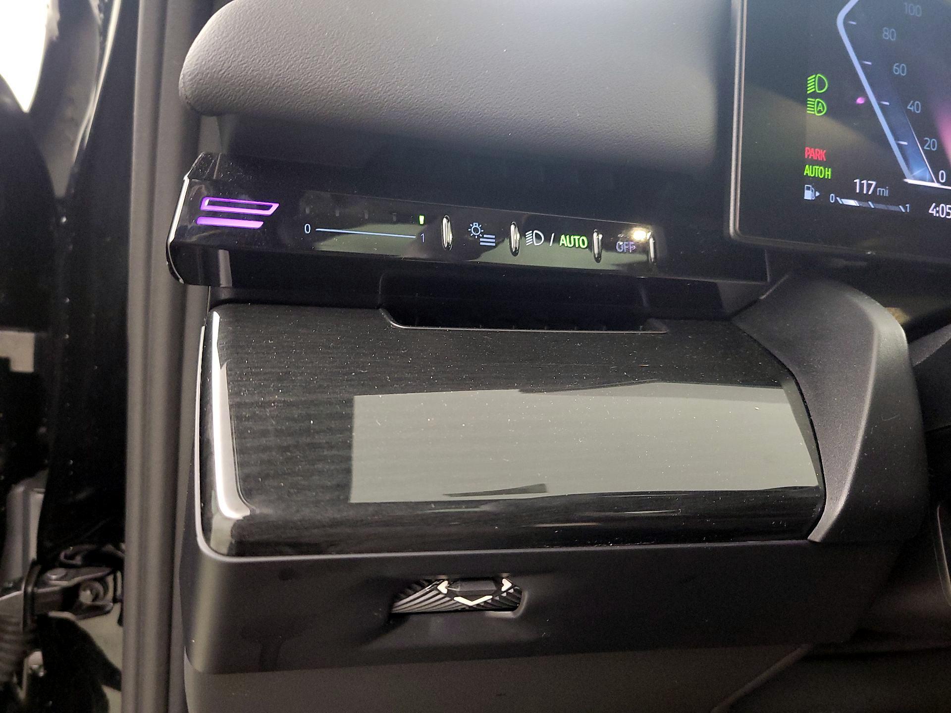 Thumbnail: 2025 BMW 5 Series - 13