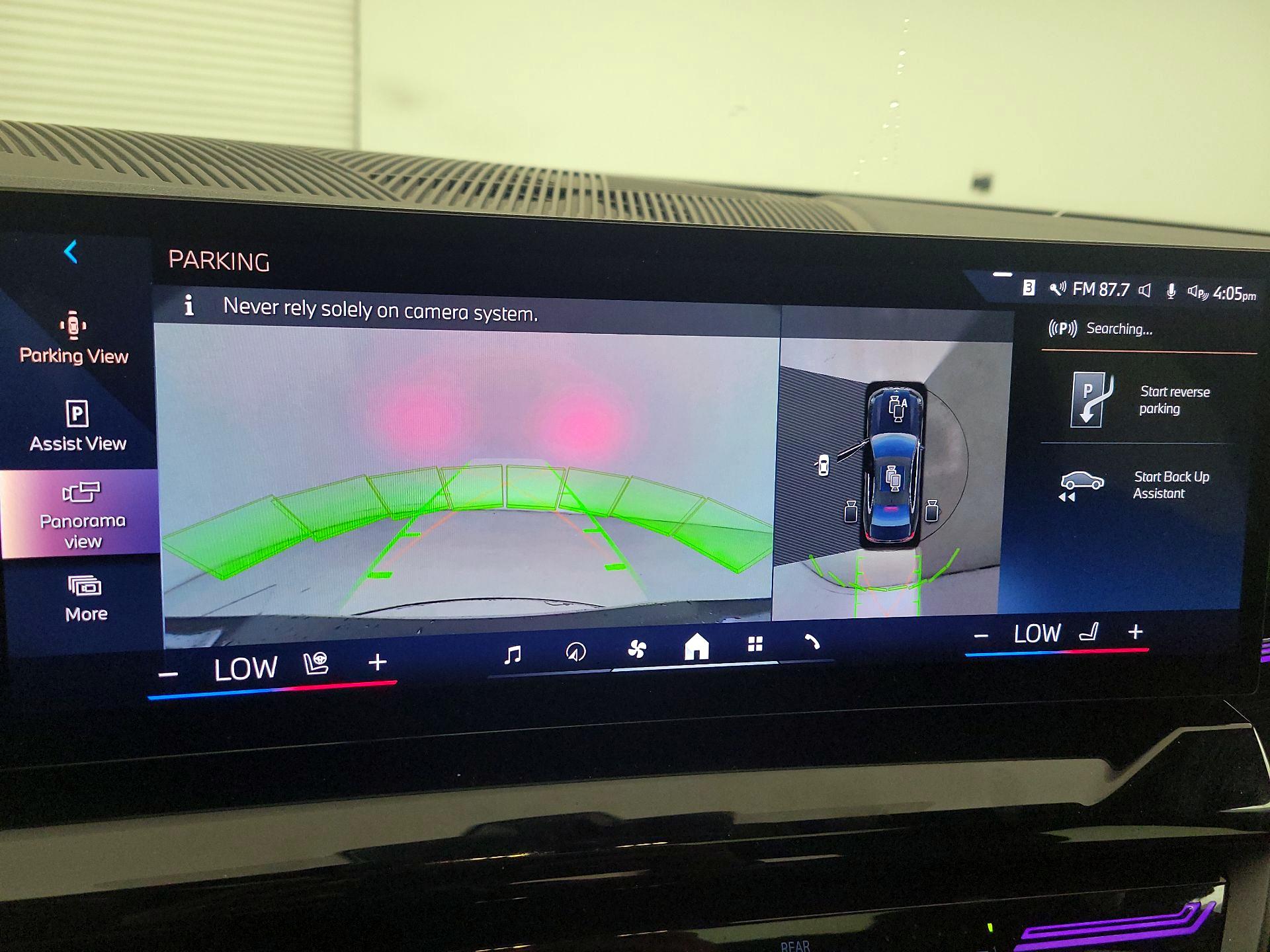 Thumbnail: 2025 BMW 5 Series - 15