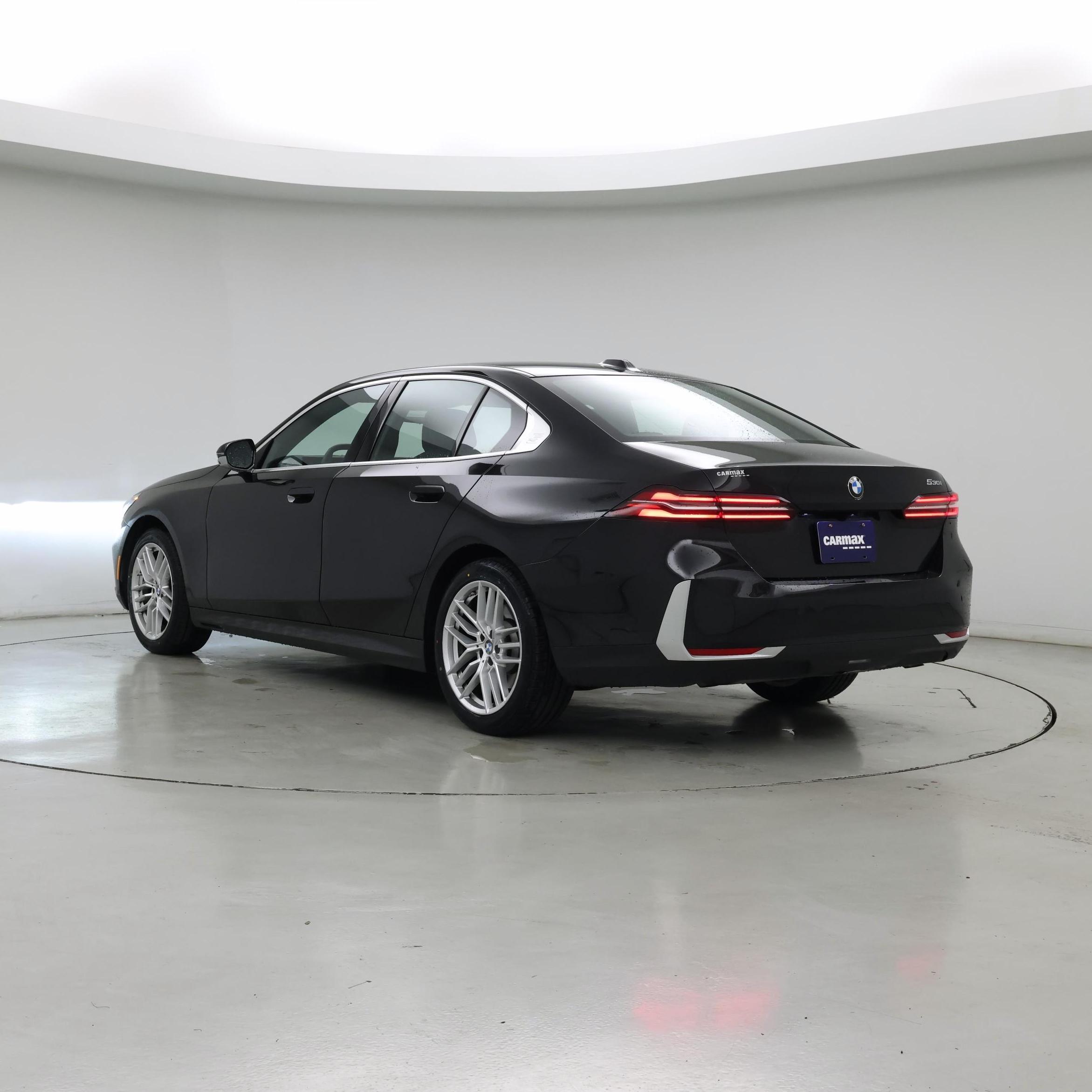 Thumbnail: 2025 BMW 5 Series - 2