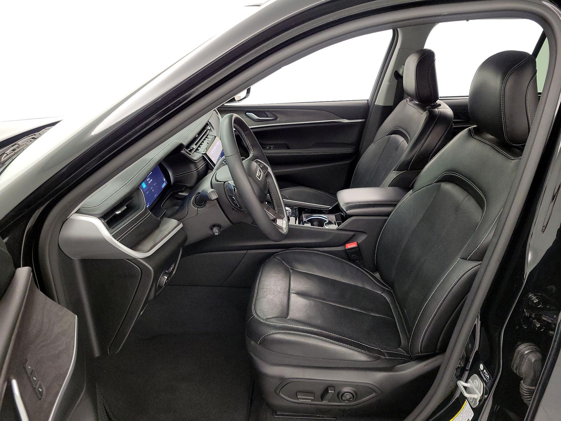 Thumbnail: 2023 Jeep Grand Cherokee - 11