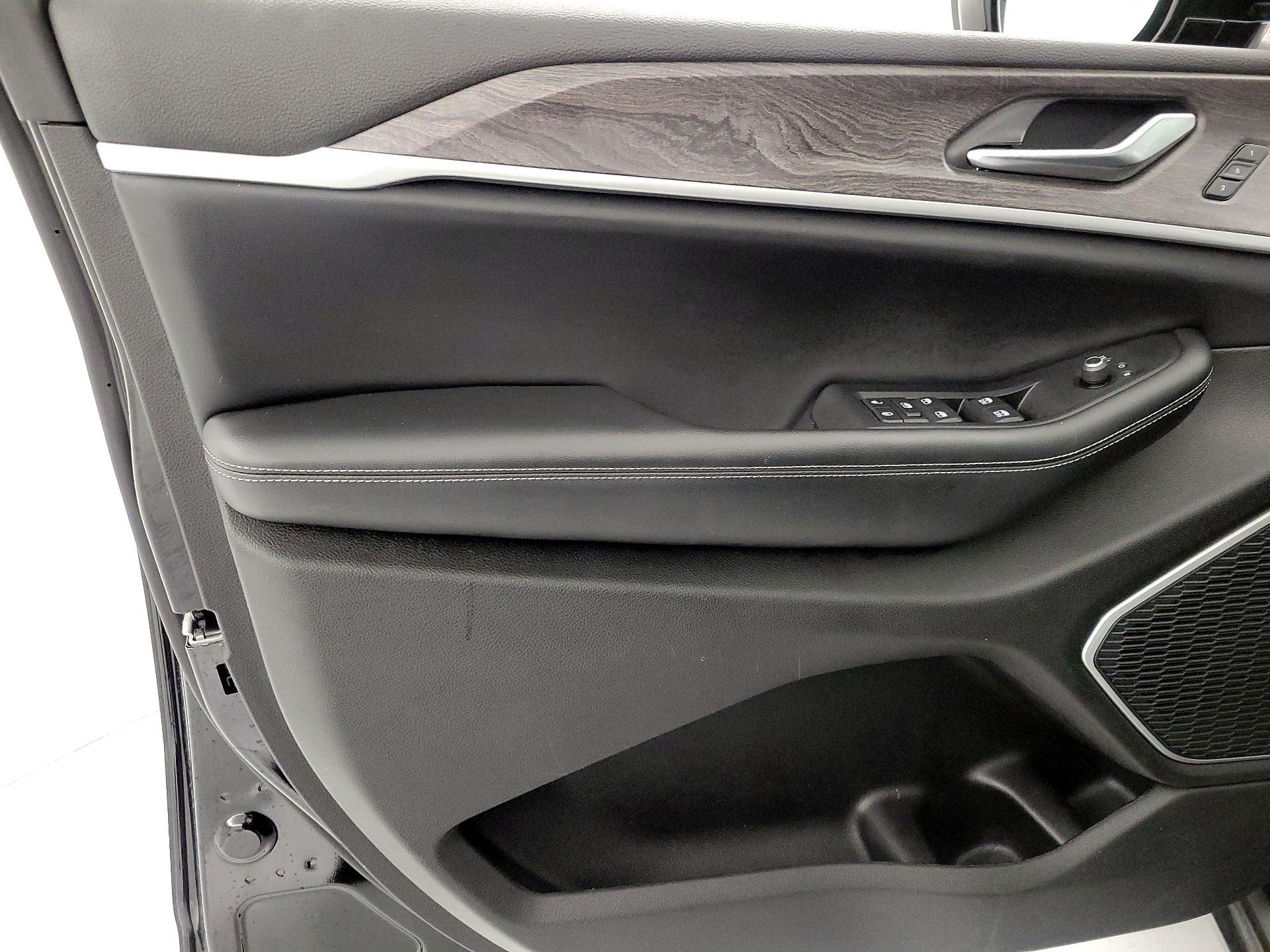 Thumbnail: 2023 Jeep Grand Cherokee - 12