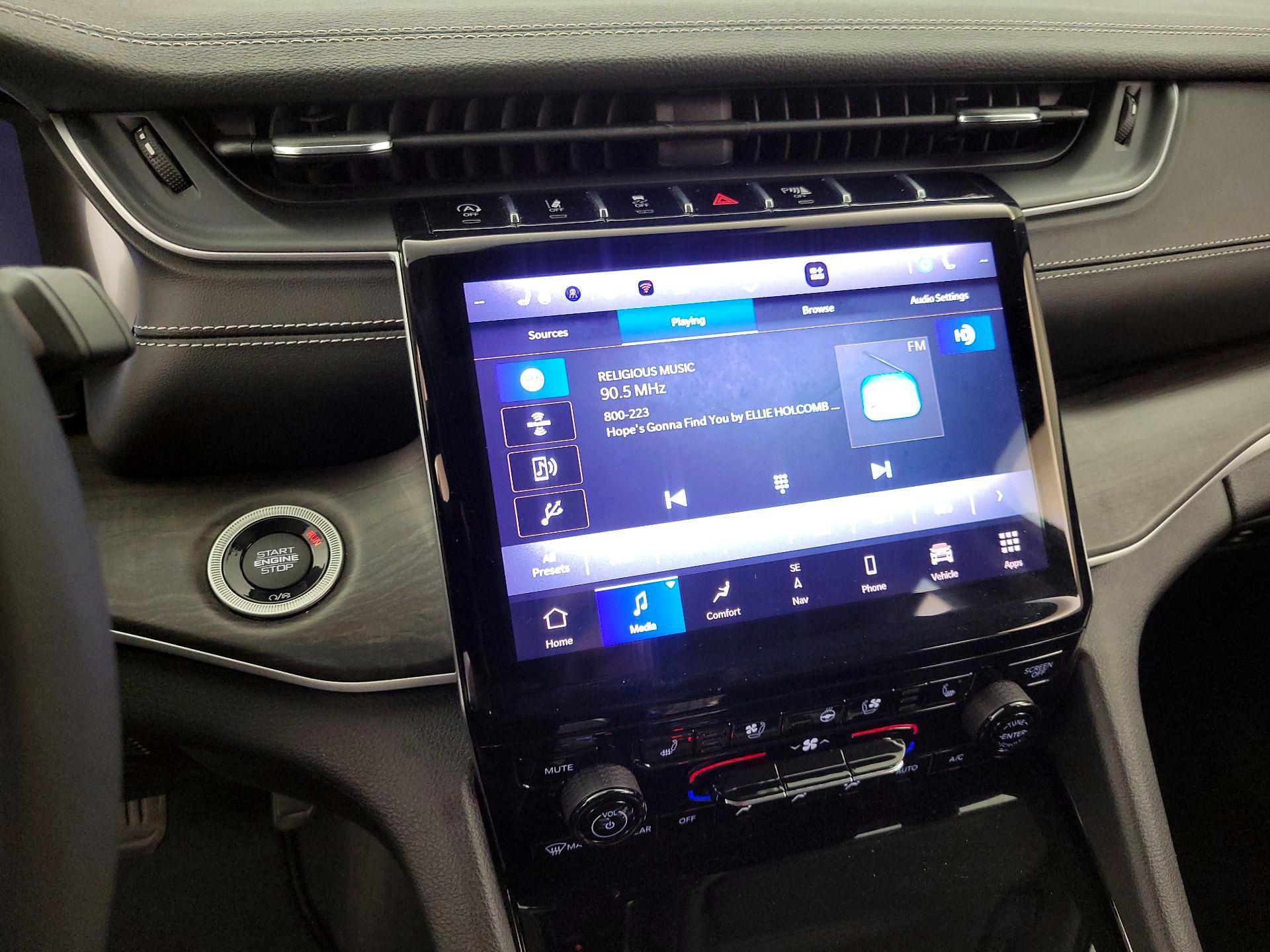 Thumbnail: 2023 Jeep Grand Cherokee - 16