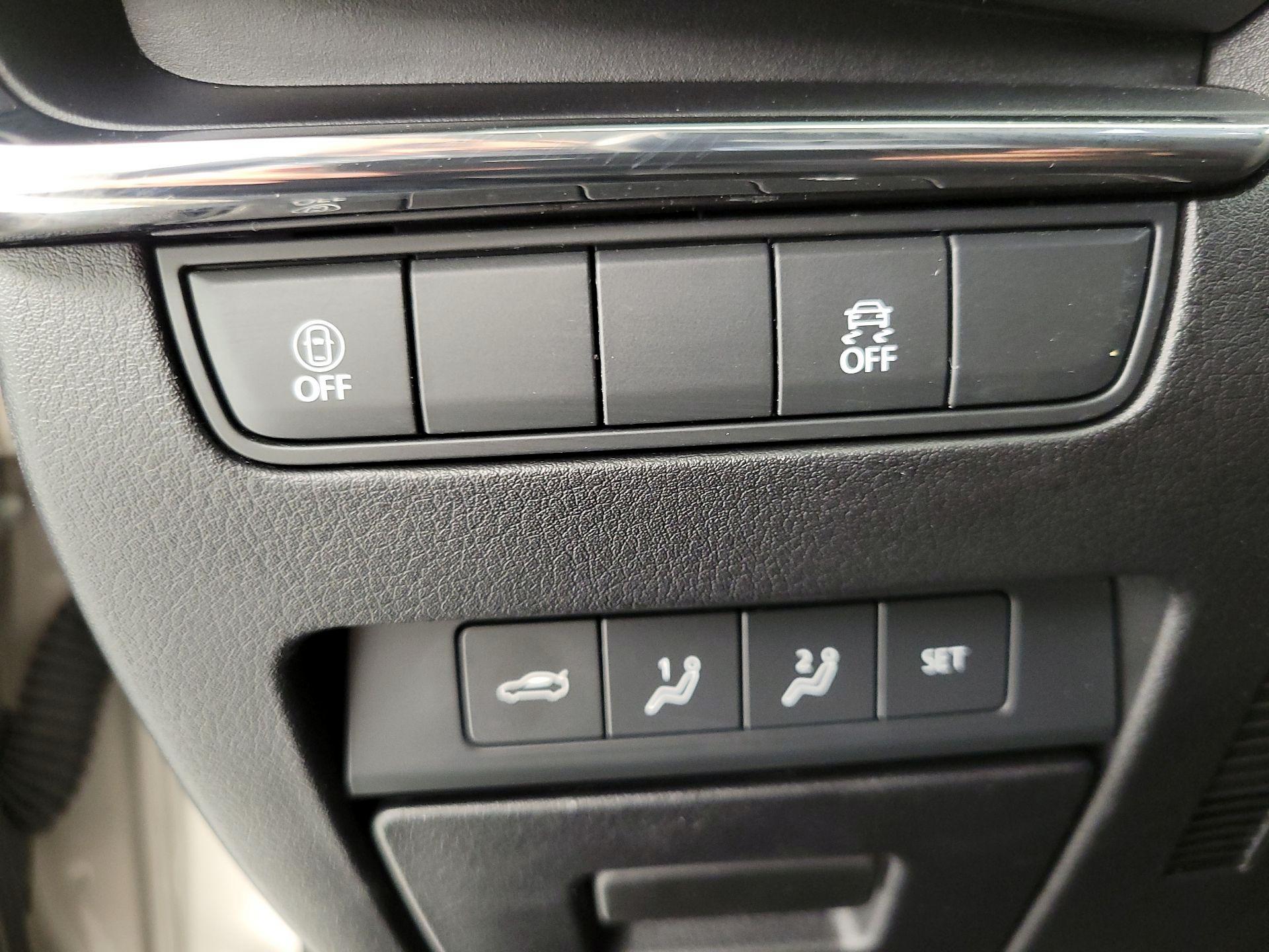 Thumbnail: 2022 Mazda Mazda3 - 13