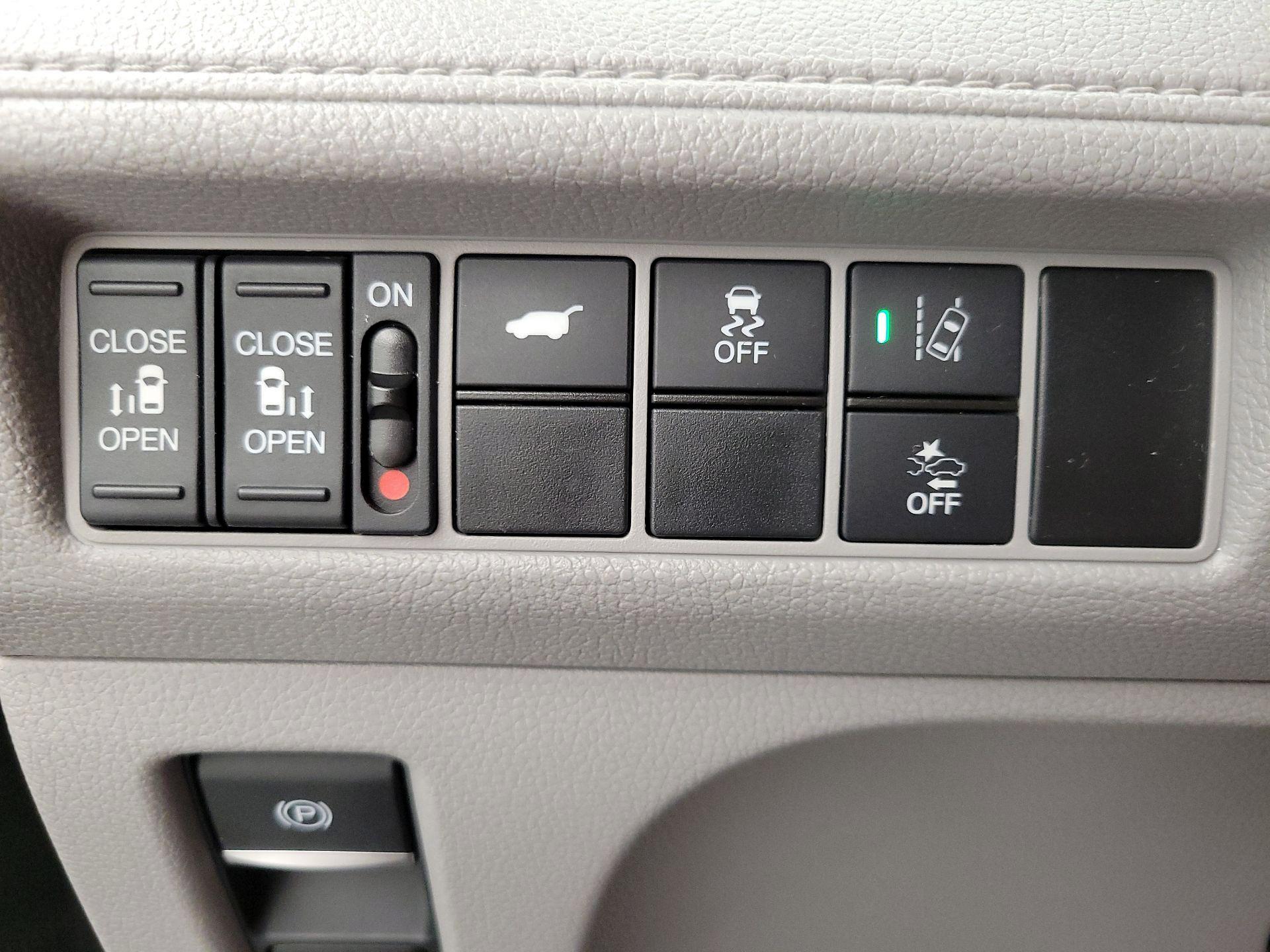 Thumbnail: 2020 Honda Odyssey - 13