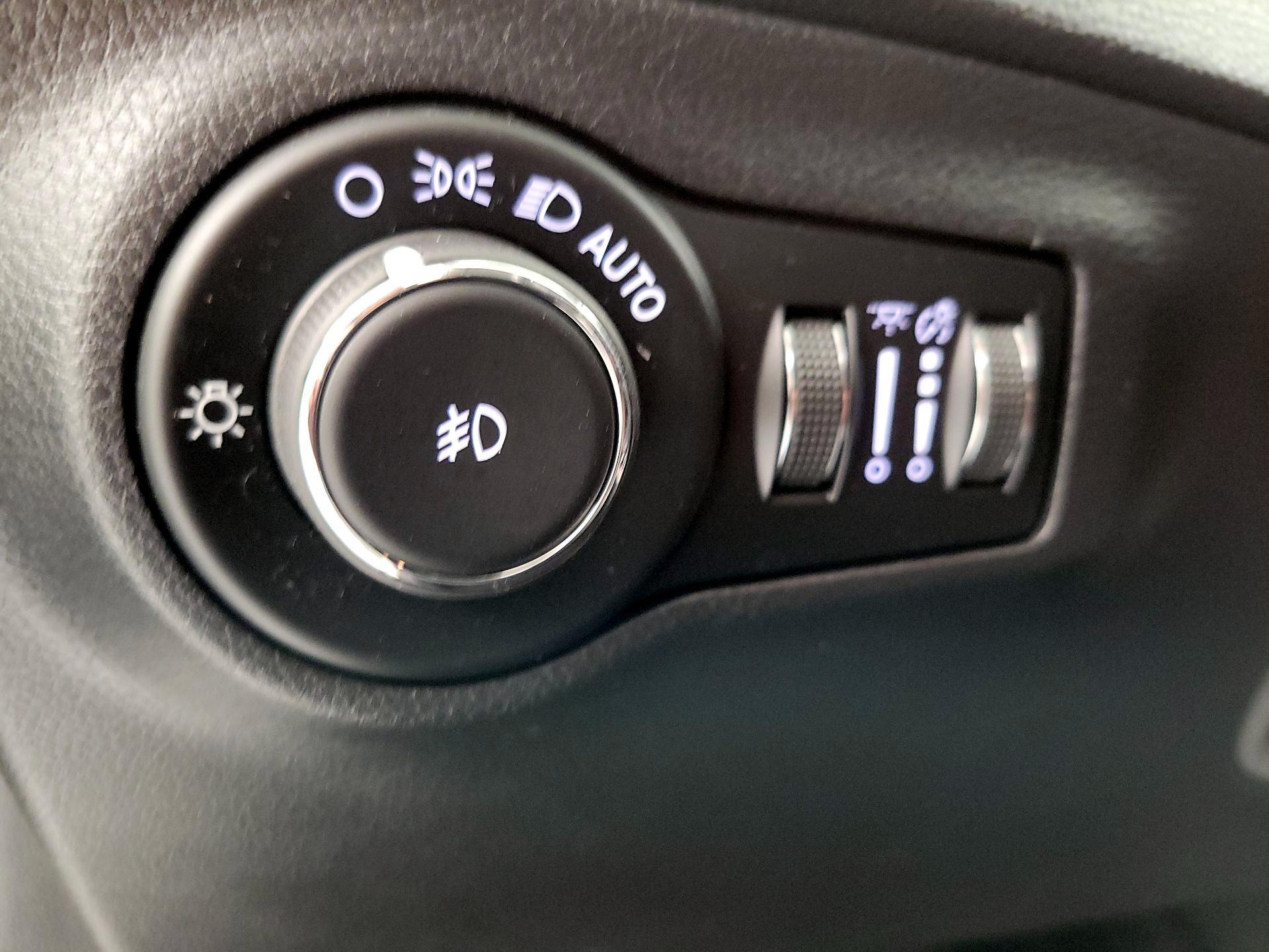 Thumbnail: 2020 Jeep Compass - 13