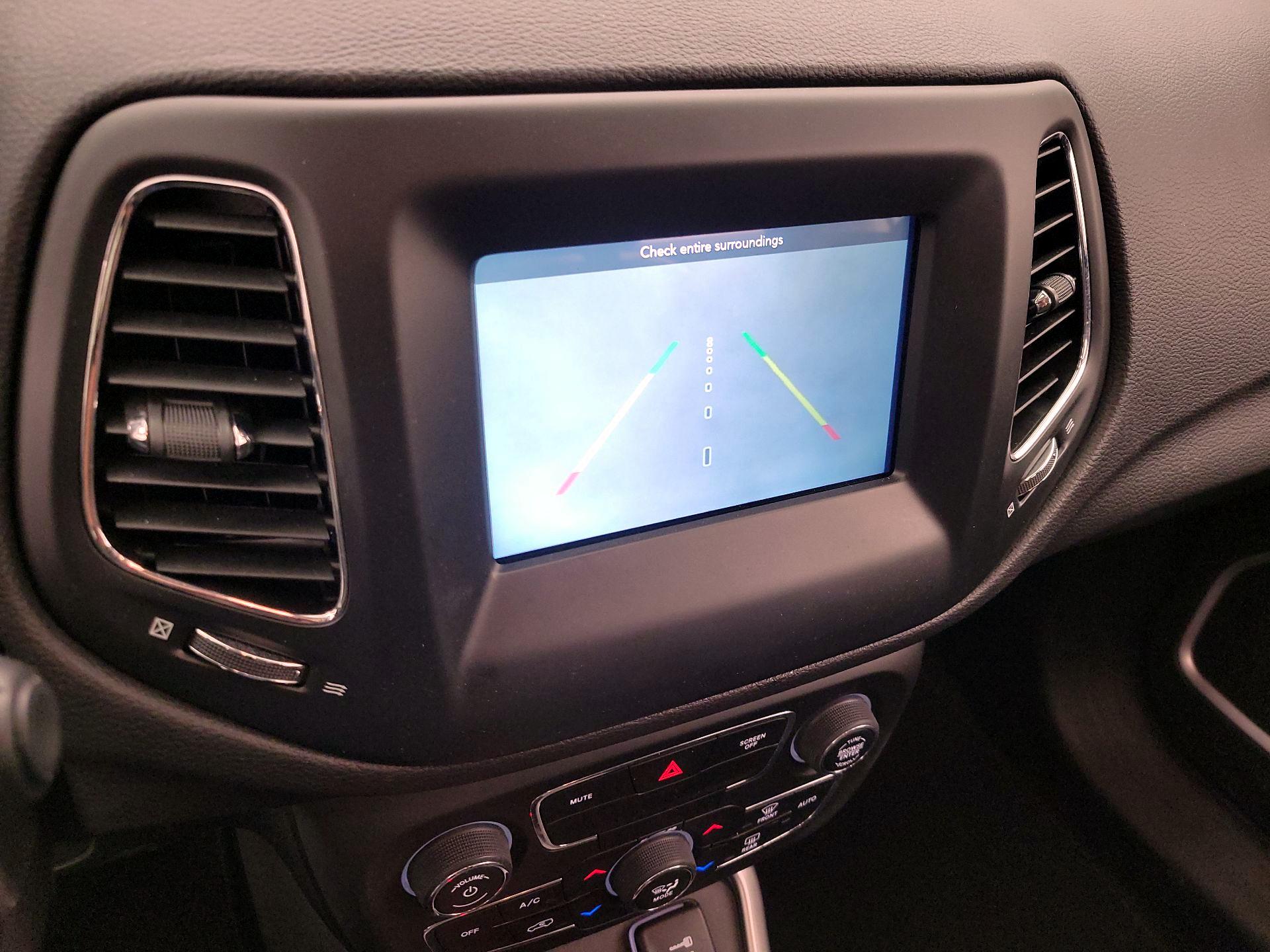 Thumbnail: 2020 Jeep Compass - 14