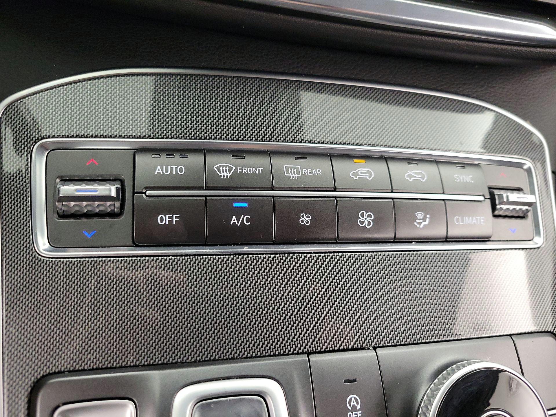 Thumbnail: 2022 Hyundai Santa Fe - 16