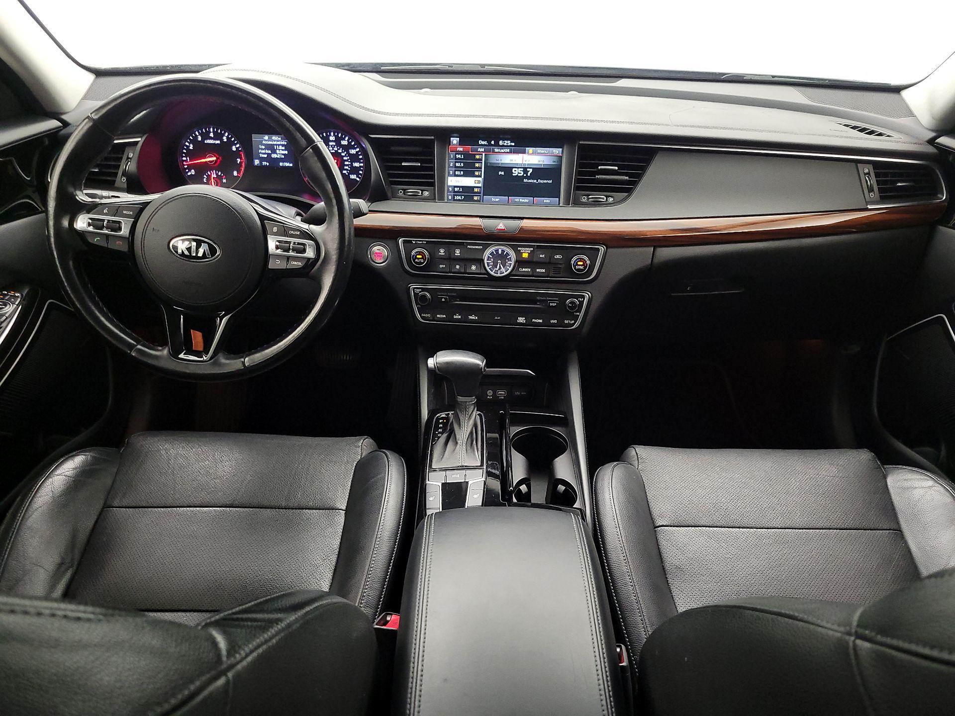 Thumbnail: 2017 Kia Cadenza - 9