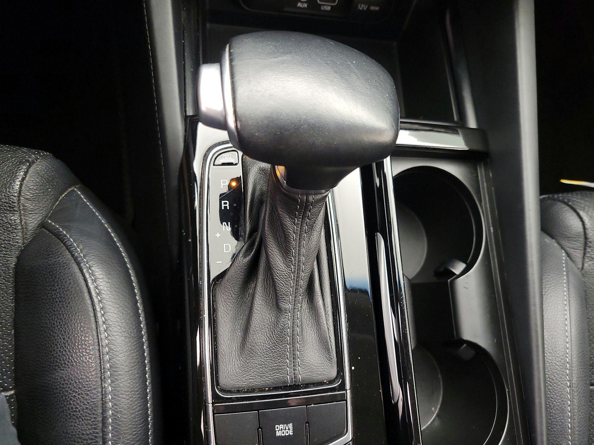 Thumbnail: 2017 Kia Cadenza - 18