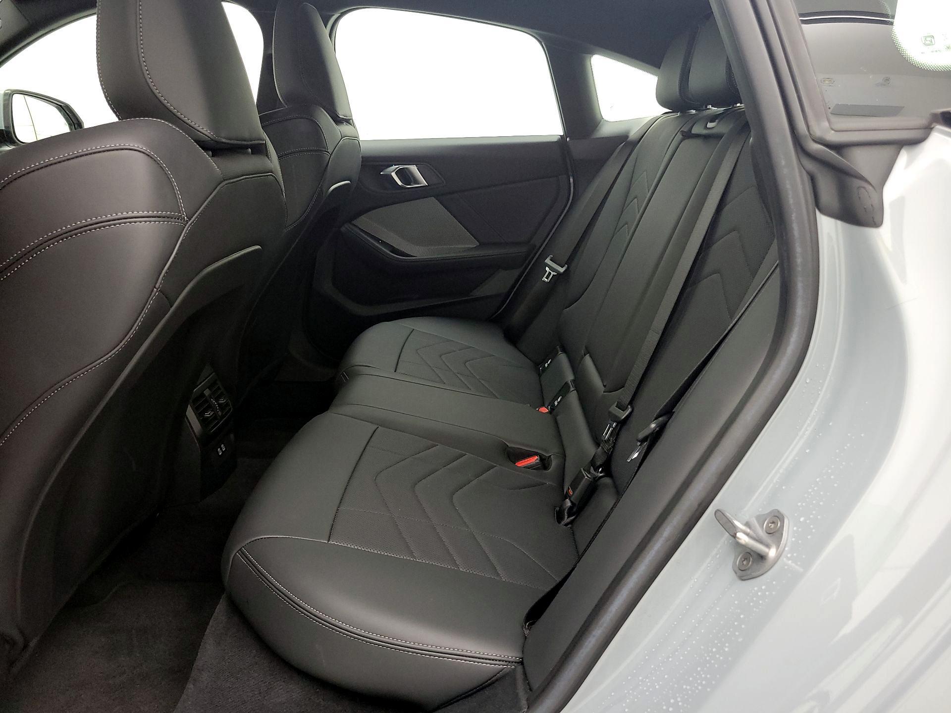 Thumbnail: 2025 BMW 2 Series - 18