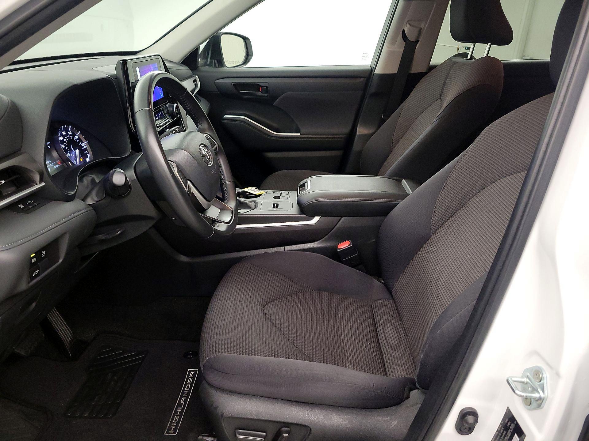 Thumbnail: 2024 Toyota Highlander - 11