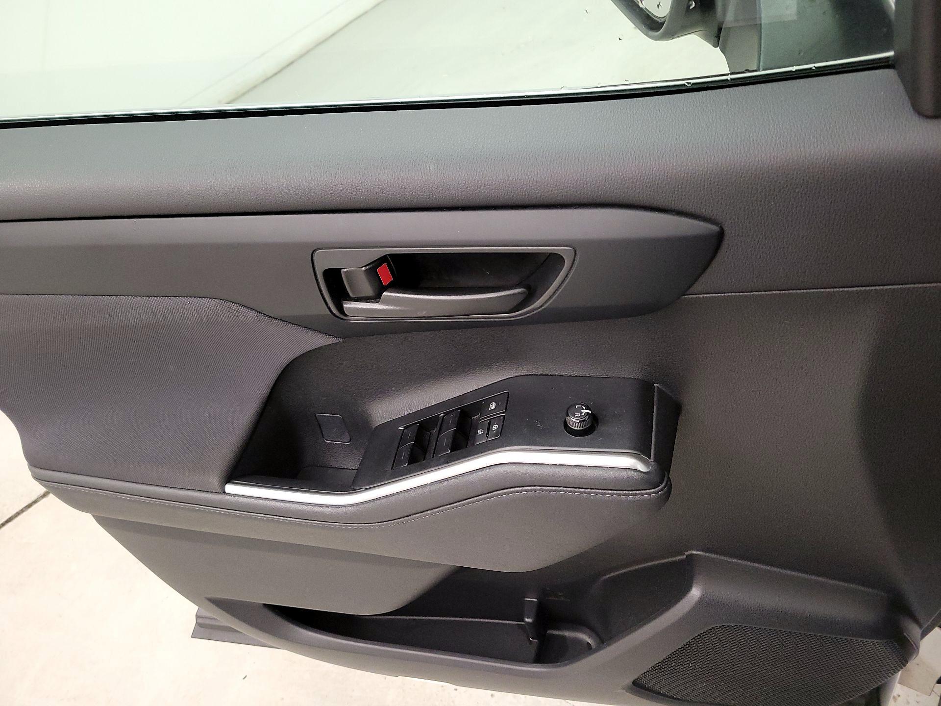 Thumbnail: 2024 Toyota Highlander - 12