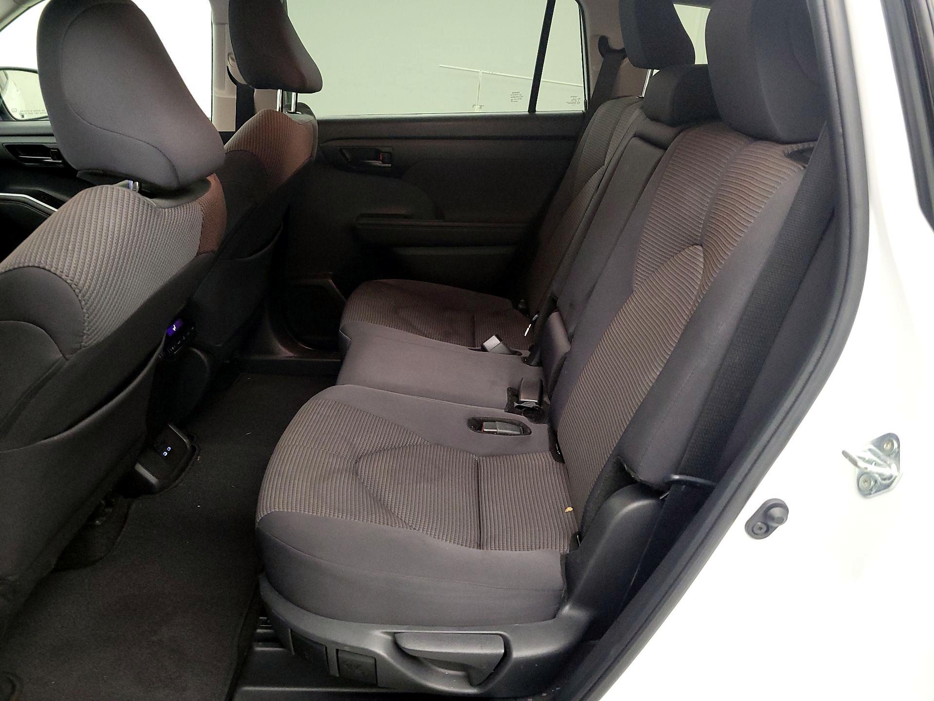 Thumbnail: 2024 Toyota Highlander - 20