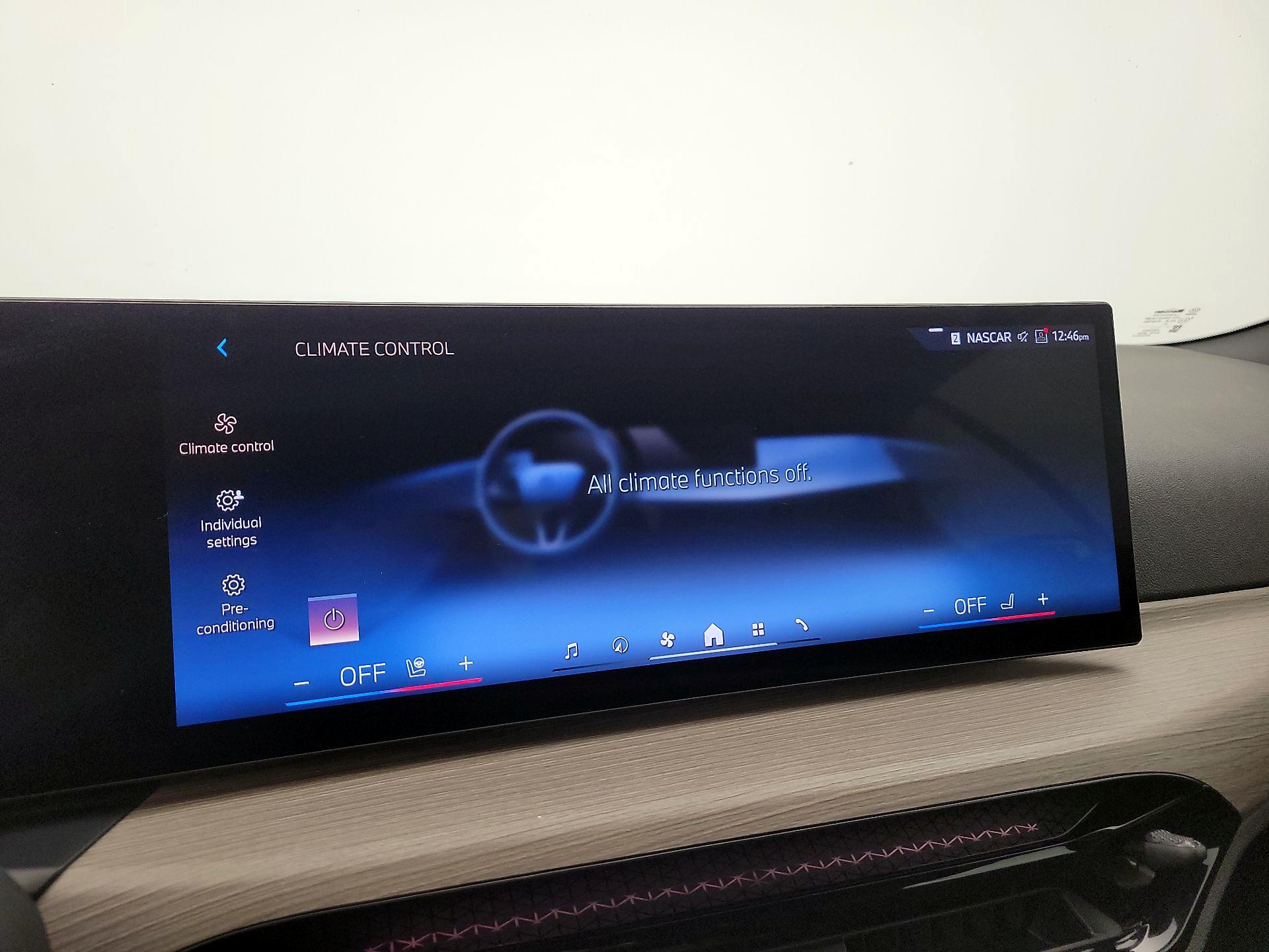 Thumbnail: 2025 BMW 4 Series - 17