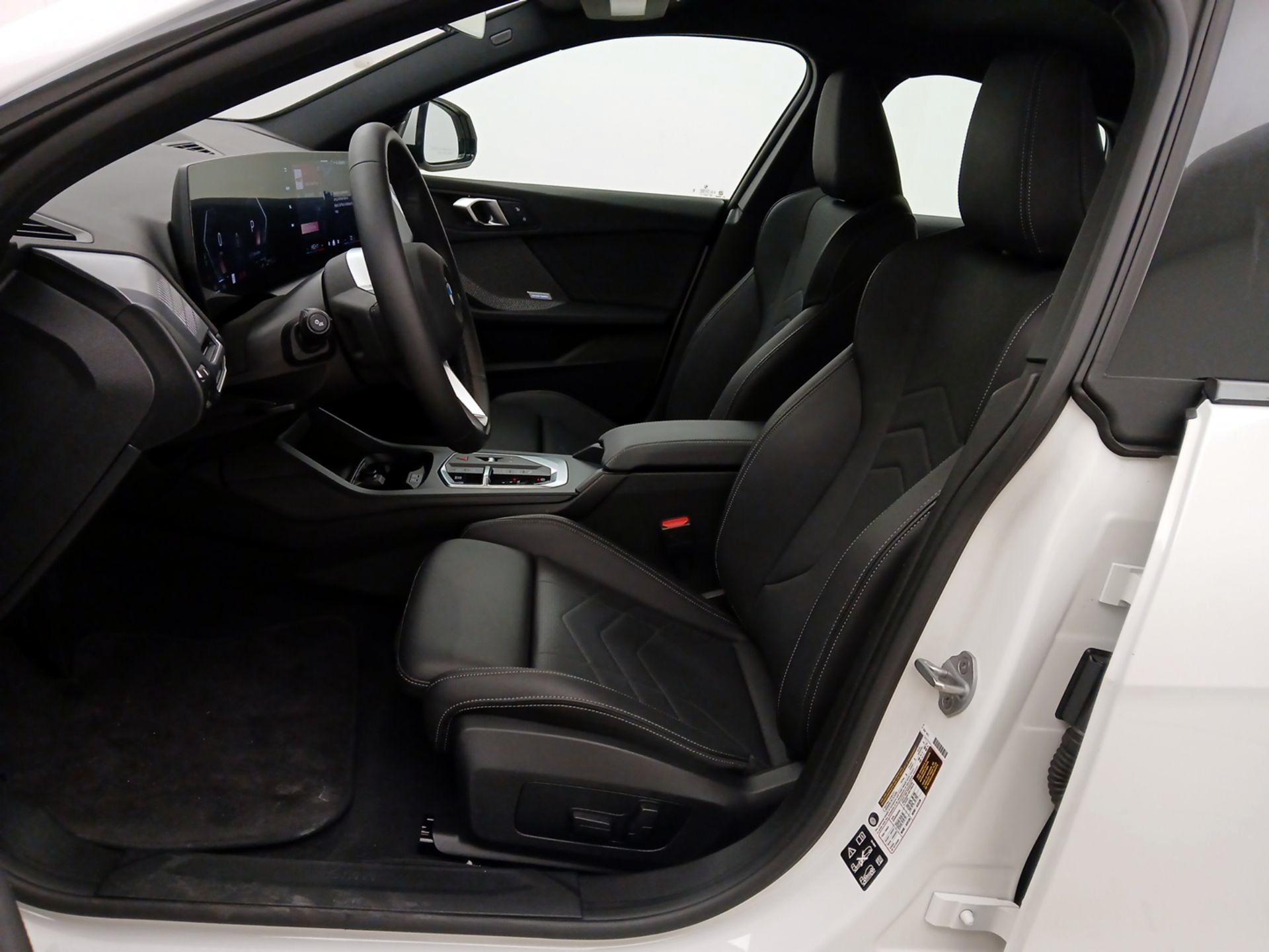 Thumbnail: 2025 BMW 2 Series - 11