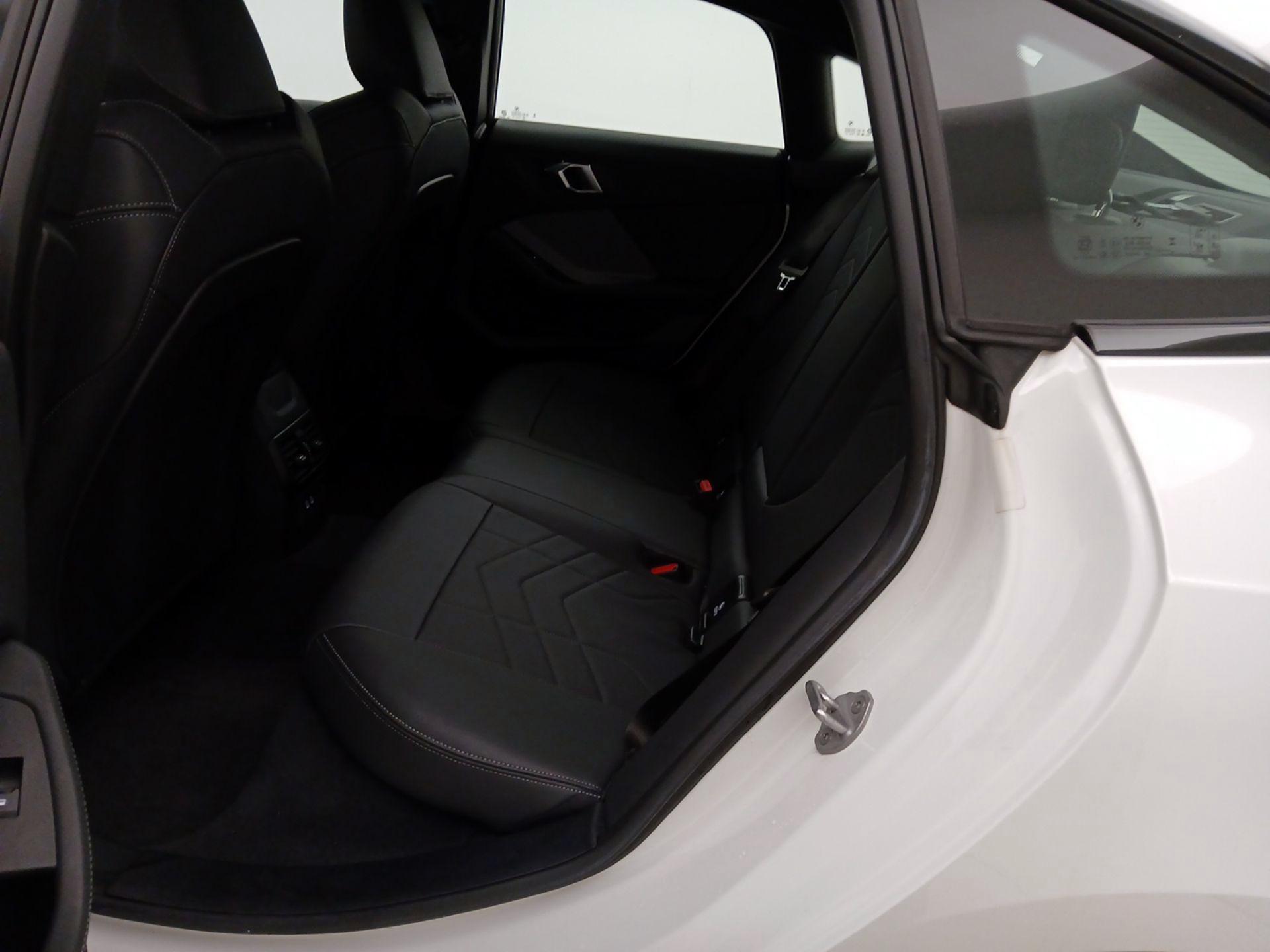 Thumbnail: 2025 BMW 2 Series - 18