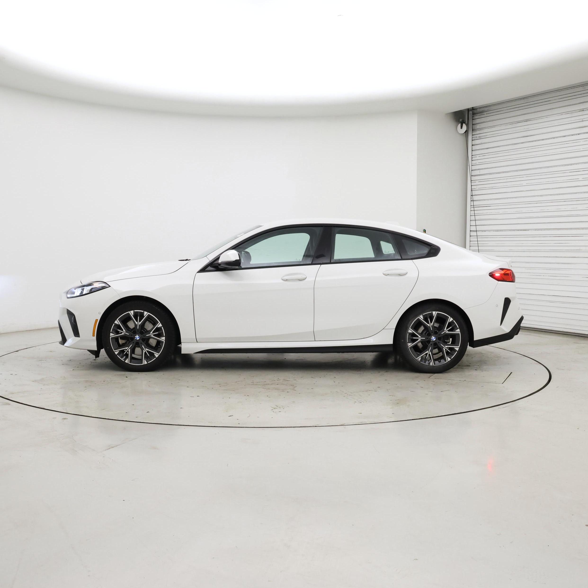 Thumbnail: 2025 BMW 2 Series - 3