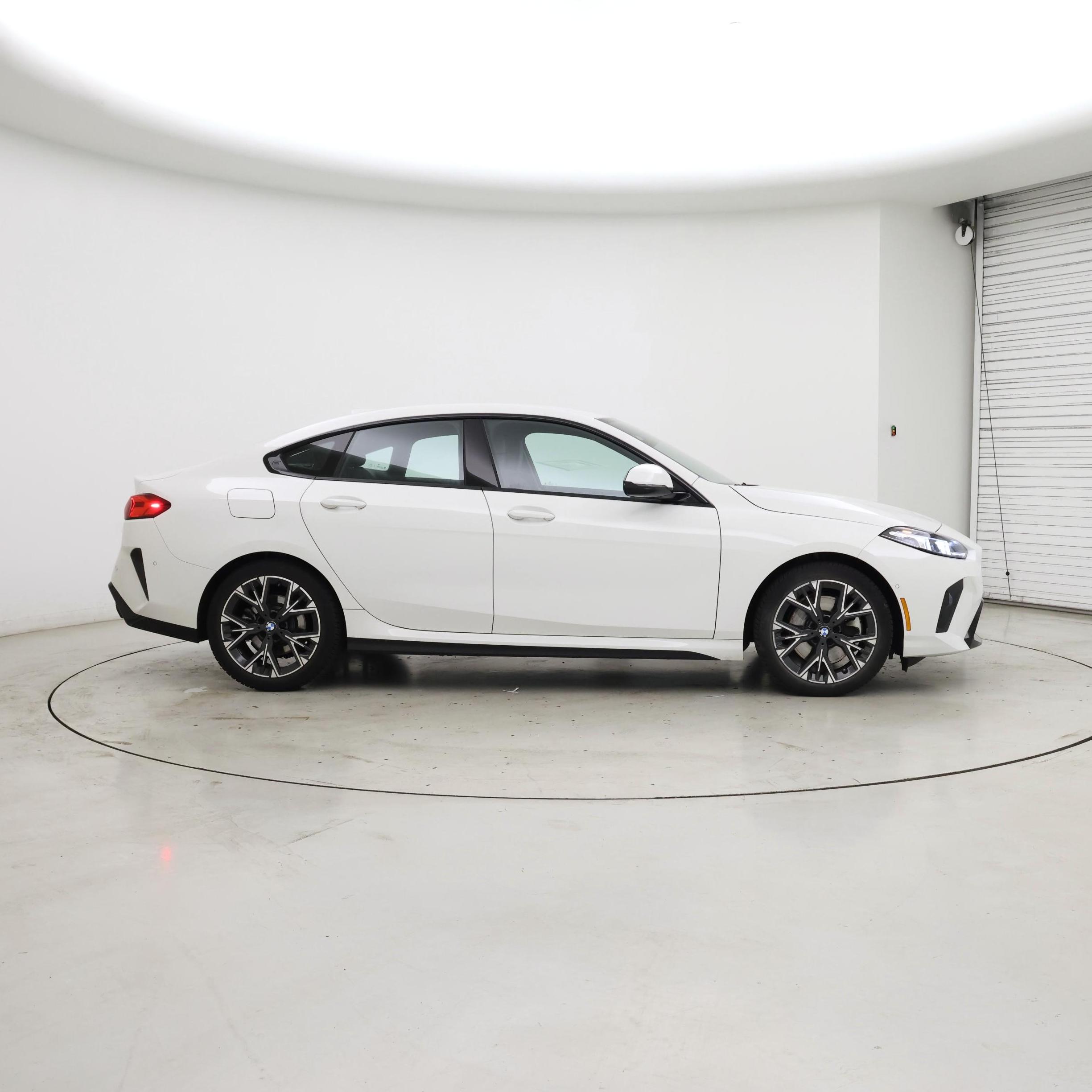 Thumbnail: 2025 BMW 2 Series - 7