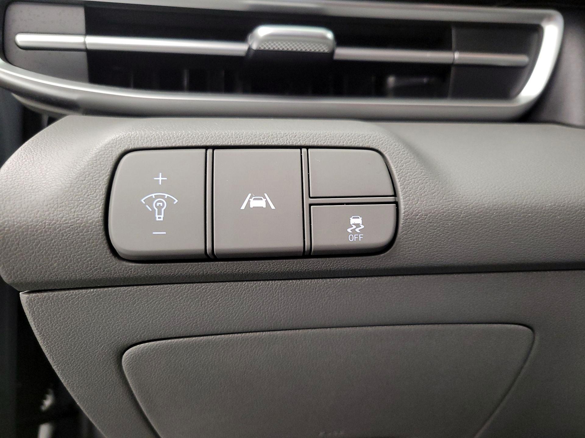 Thumbnail: 2023 Hyundai Elantra - 13