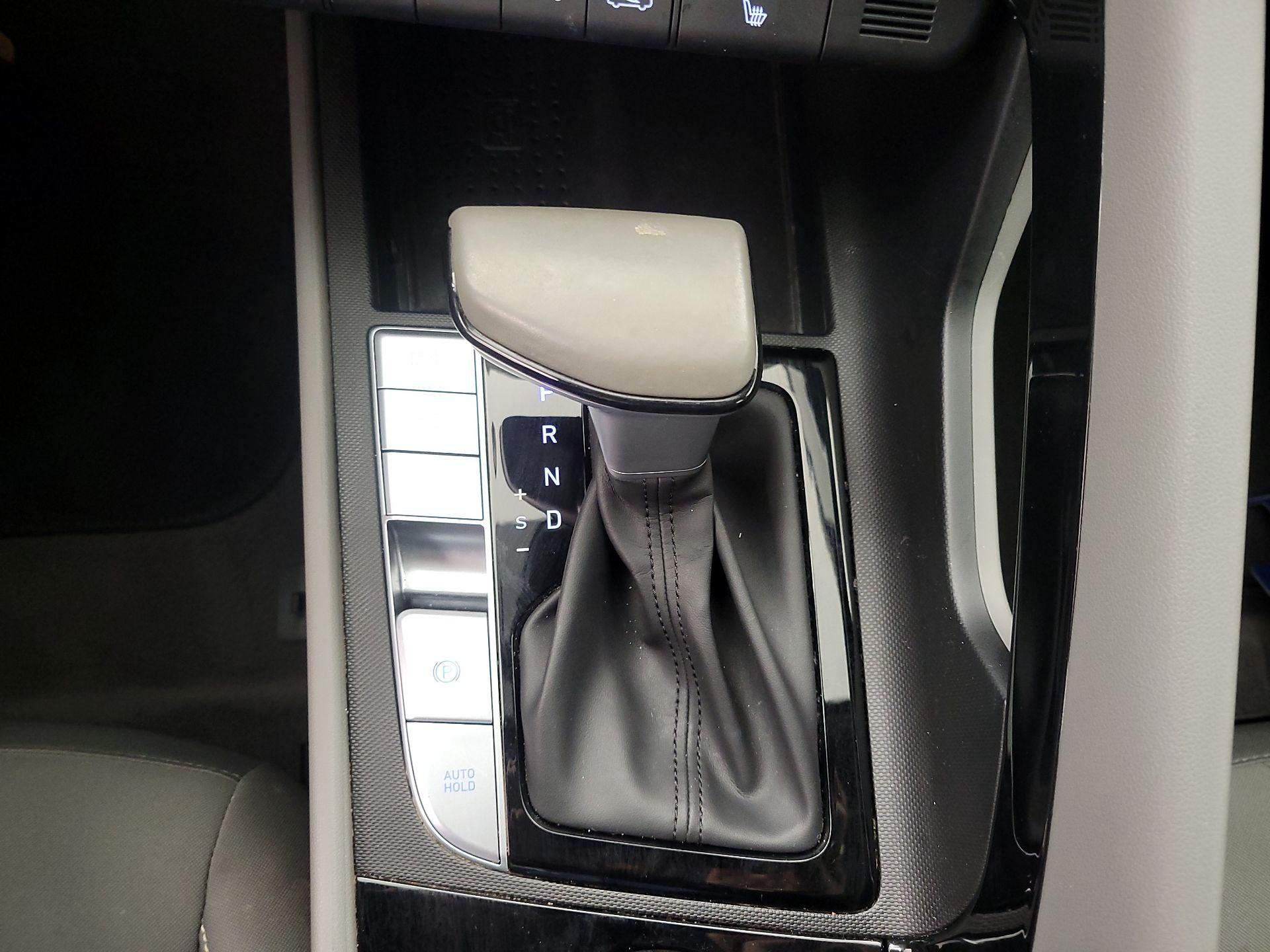 Thumbnail: 2023 Hyundai Elantra - 18