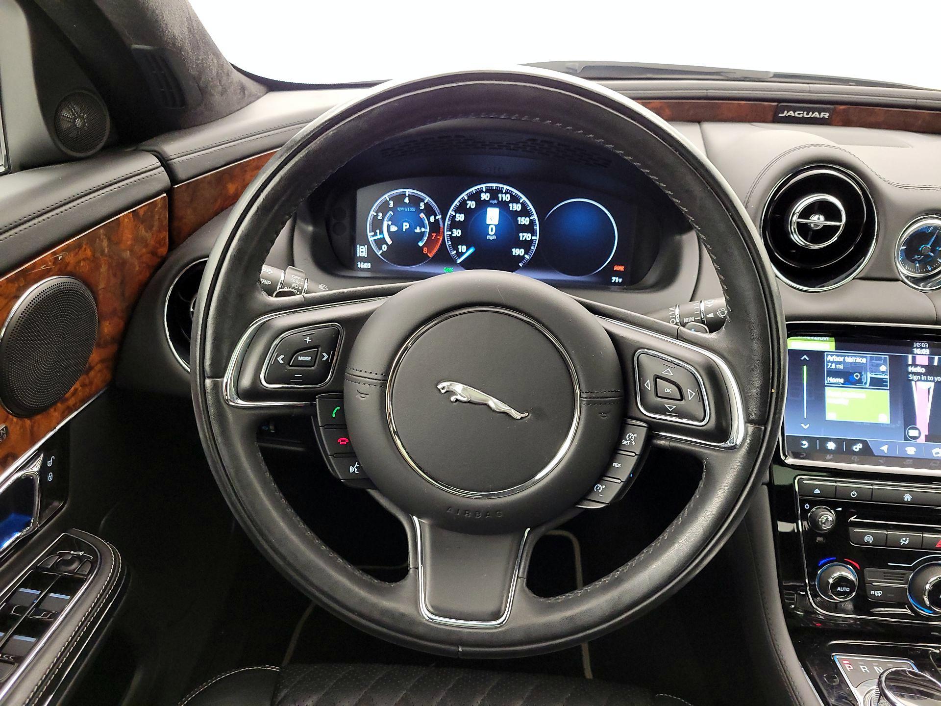 Thumbnail: 2019 Jaguar XJ - 10