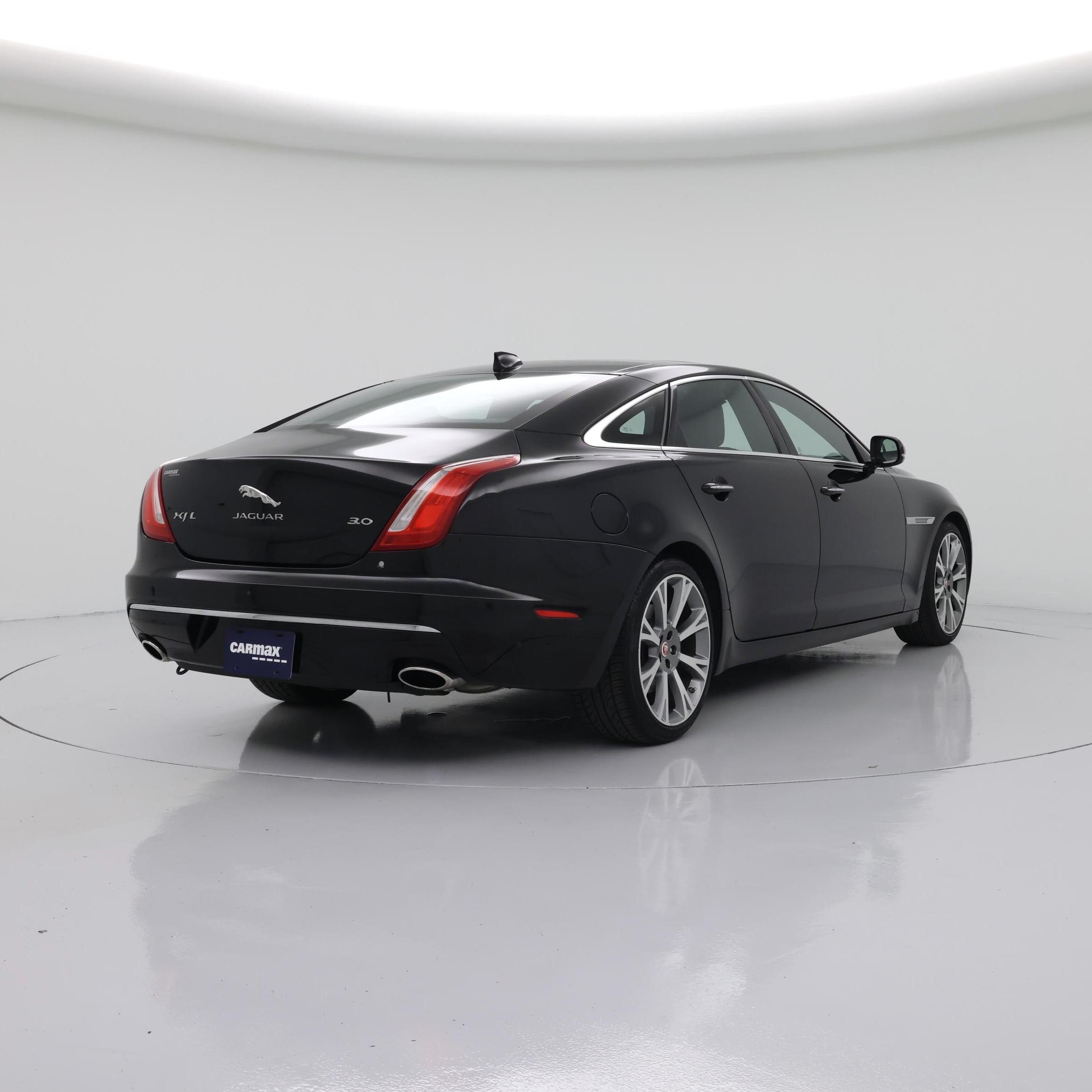 Thumbnail: 2019 Jaguar XJ - 8