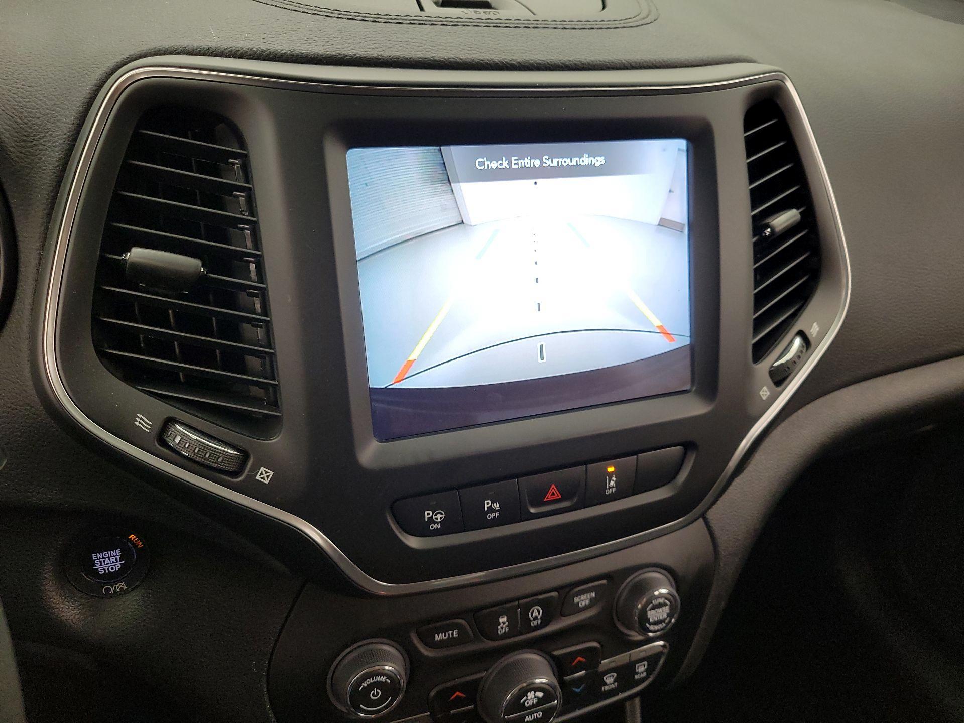 Thumbnail: 2023 Jeep Cherokee - 15