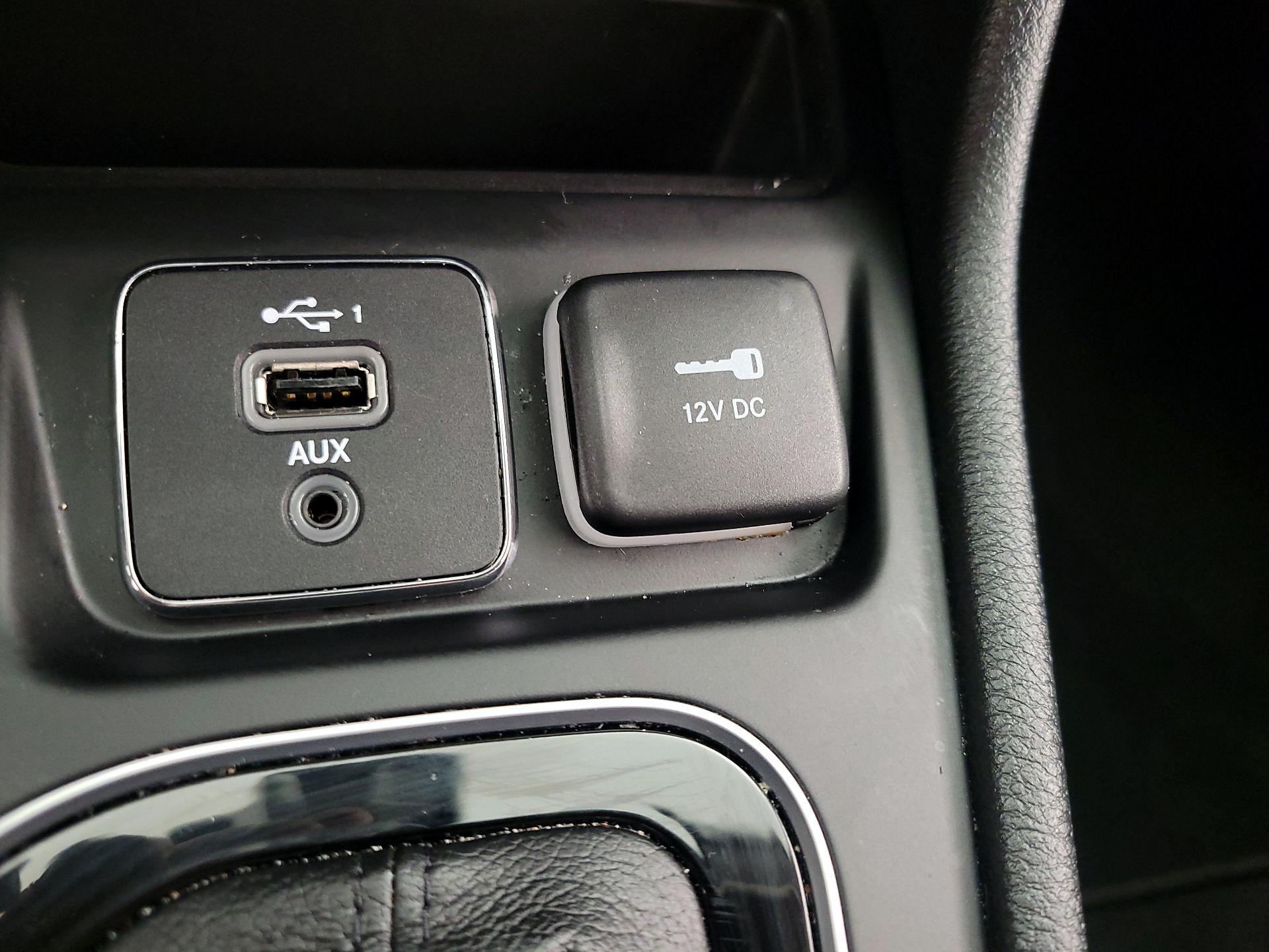 Thumbnail: 2023 Jeep Cherokee - 19