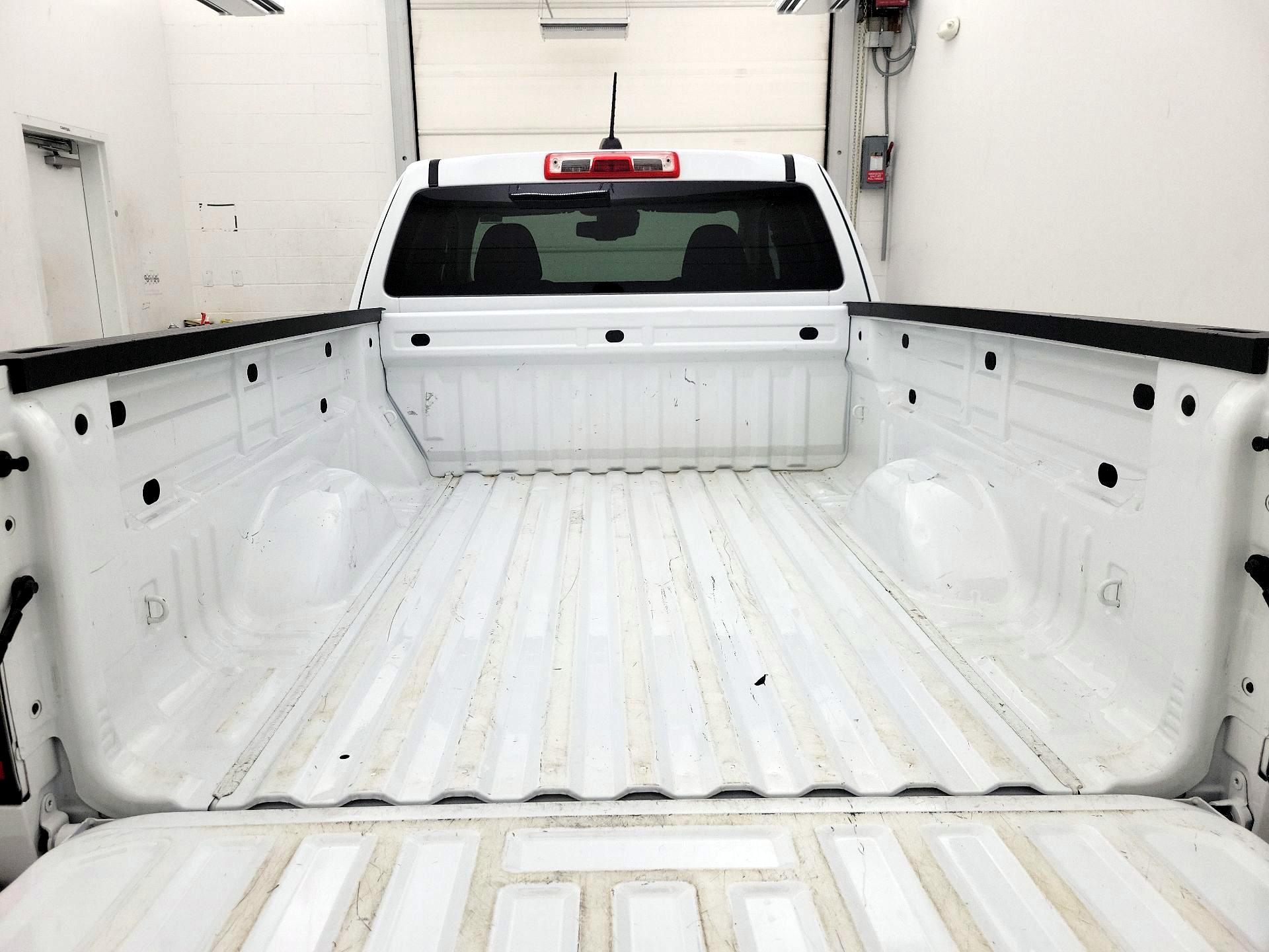 Thumbnail: 2022 Chevrolet Colorado - 19