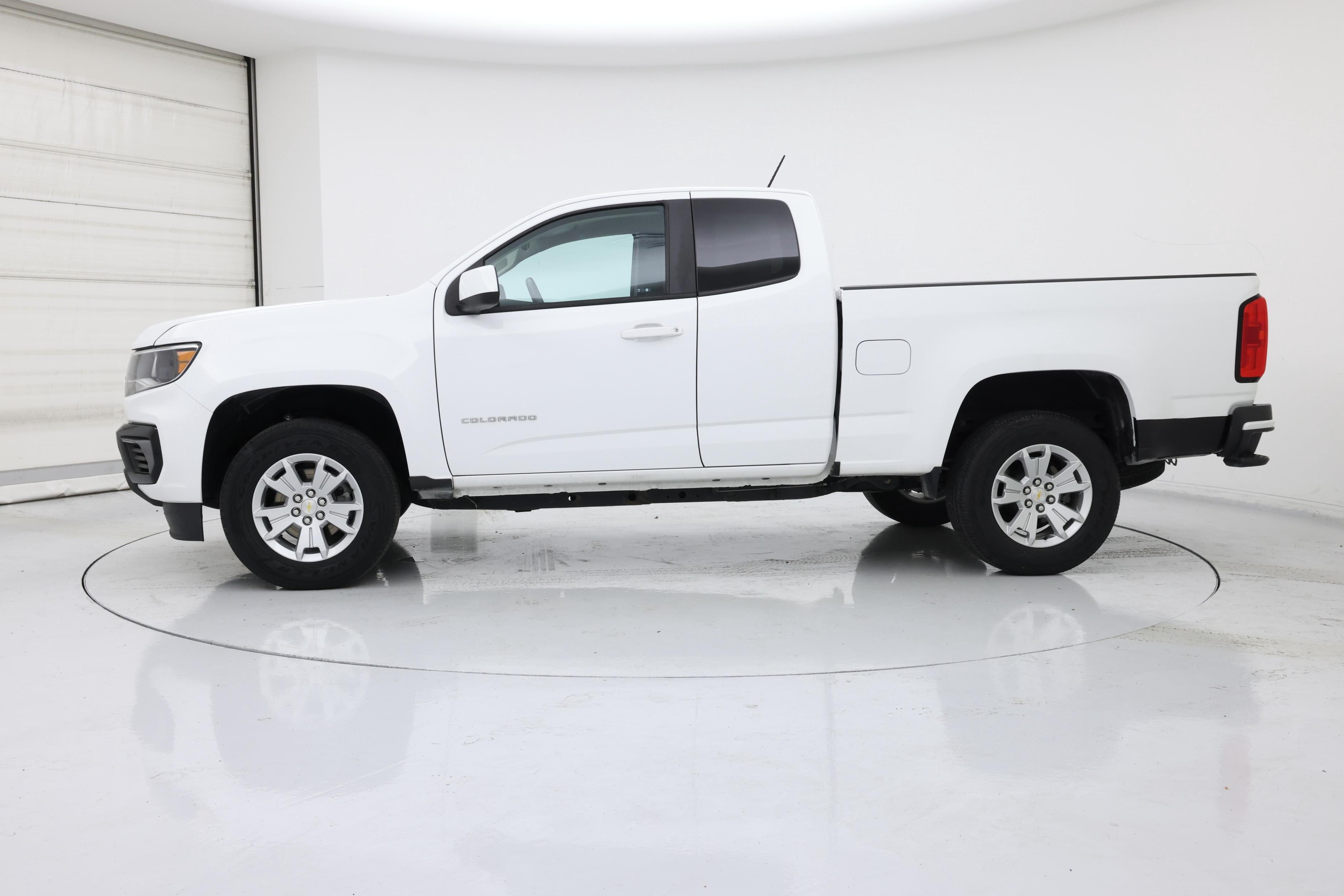 Thumbnail: 2022 Chevrolet Colorado - 3