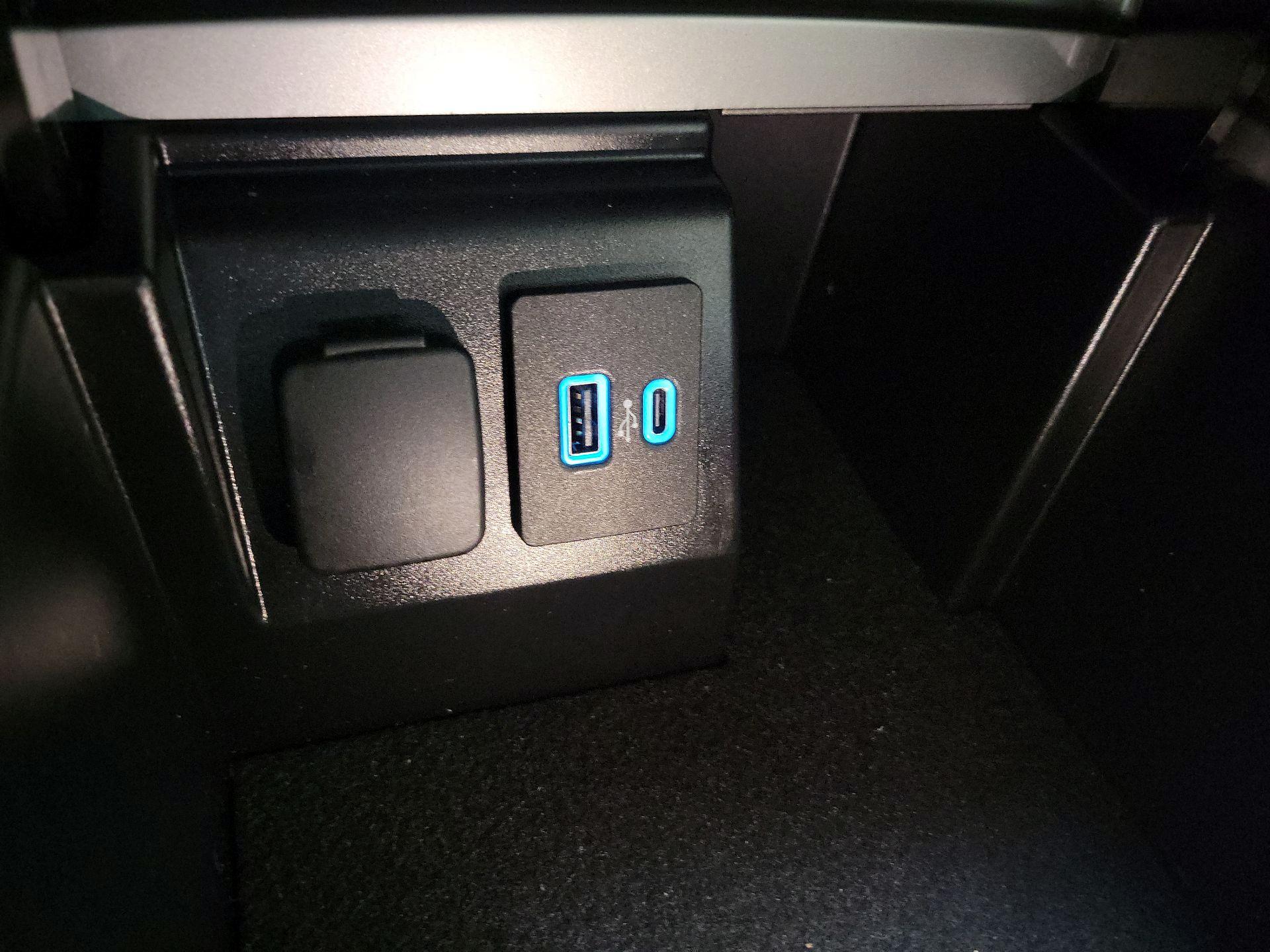 Thumbnail: 2023 Ford Explorer - 18