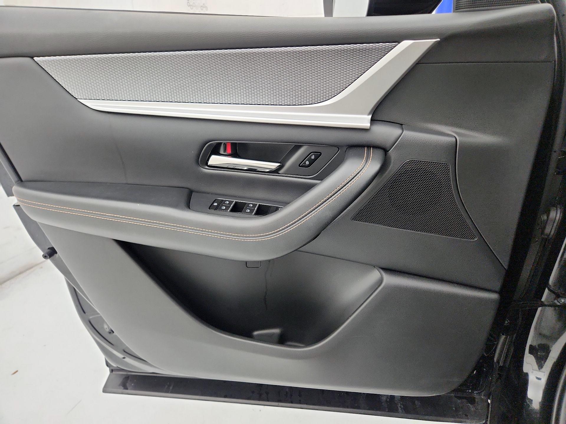 Thumbnail: 2025 Mazda CX-70 - 12