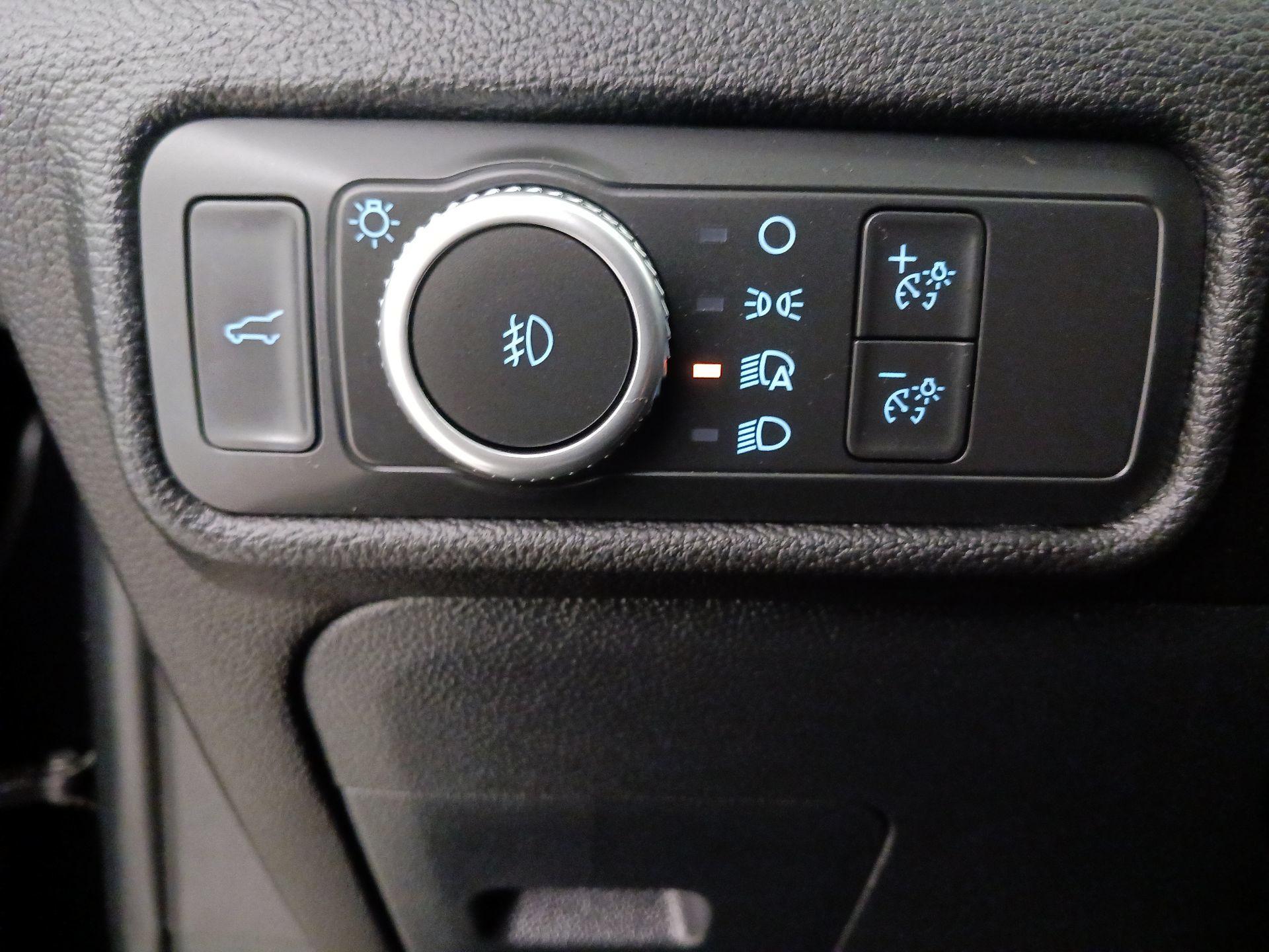 Thumbnail: 2022 Ford Explorer - 13