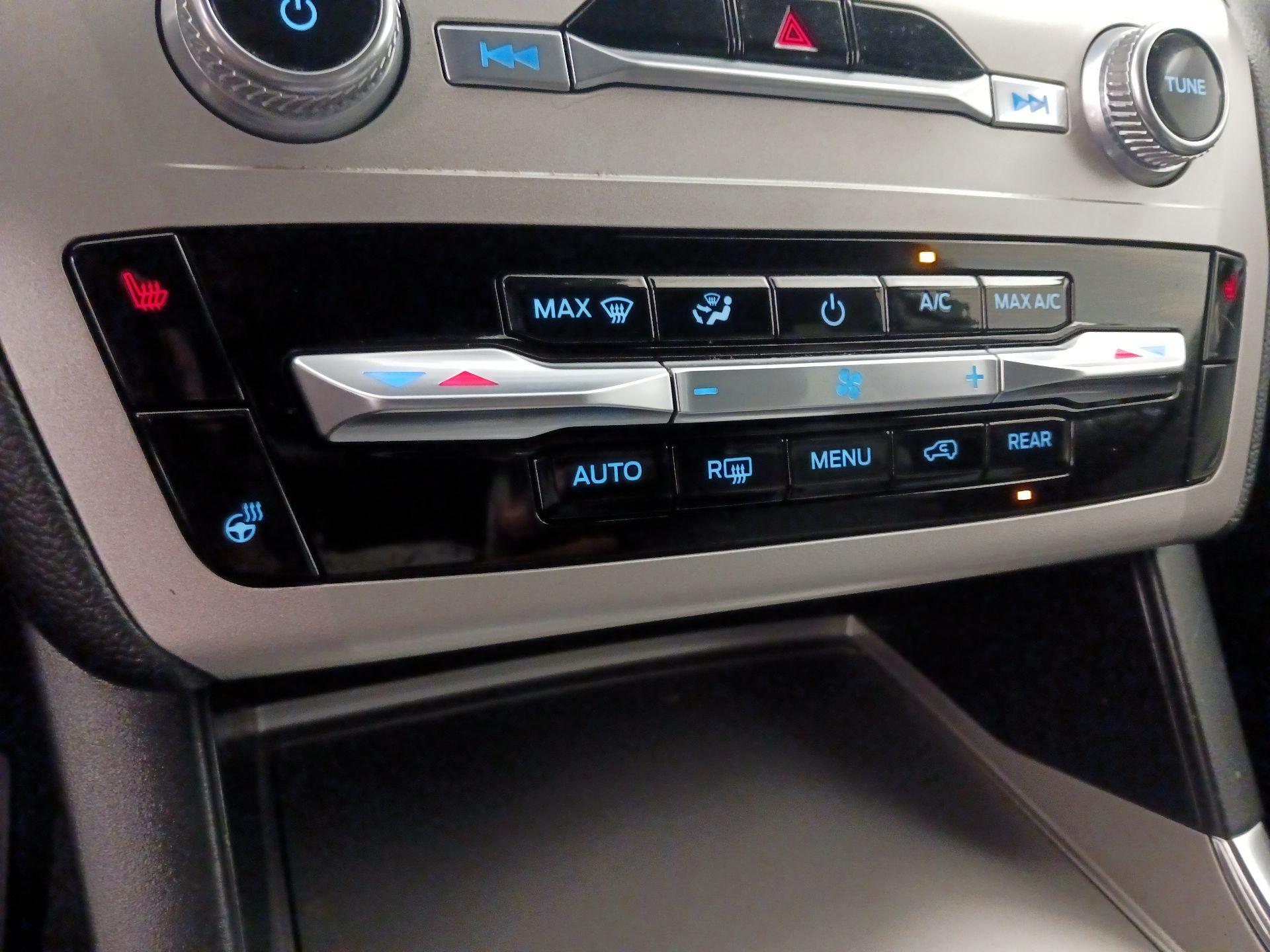 Thumbnail: 2022 Ford Explorer - 17