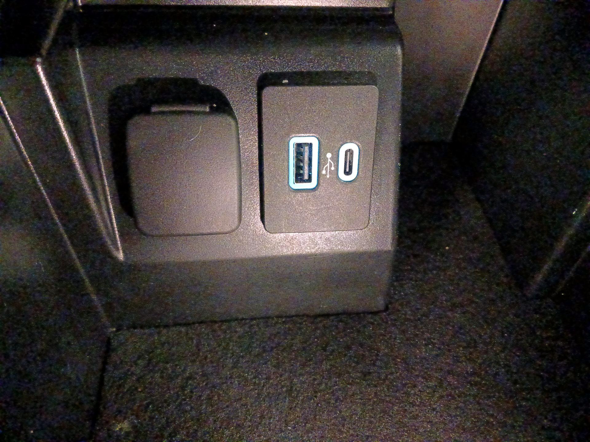 Thumbnail: 2022 Ford Explorer - 19