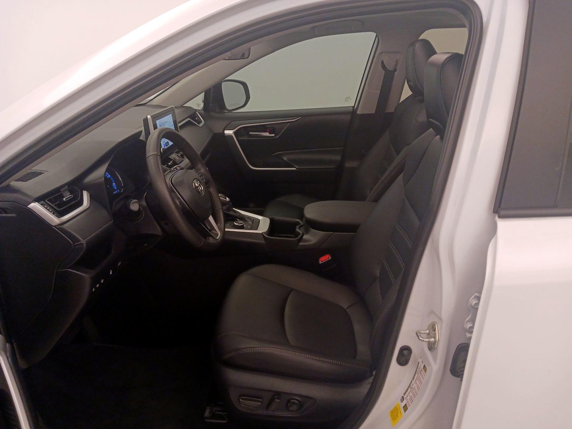 Thumbnail: 2024 Toyota RAV4 - 11