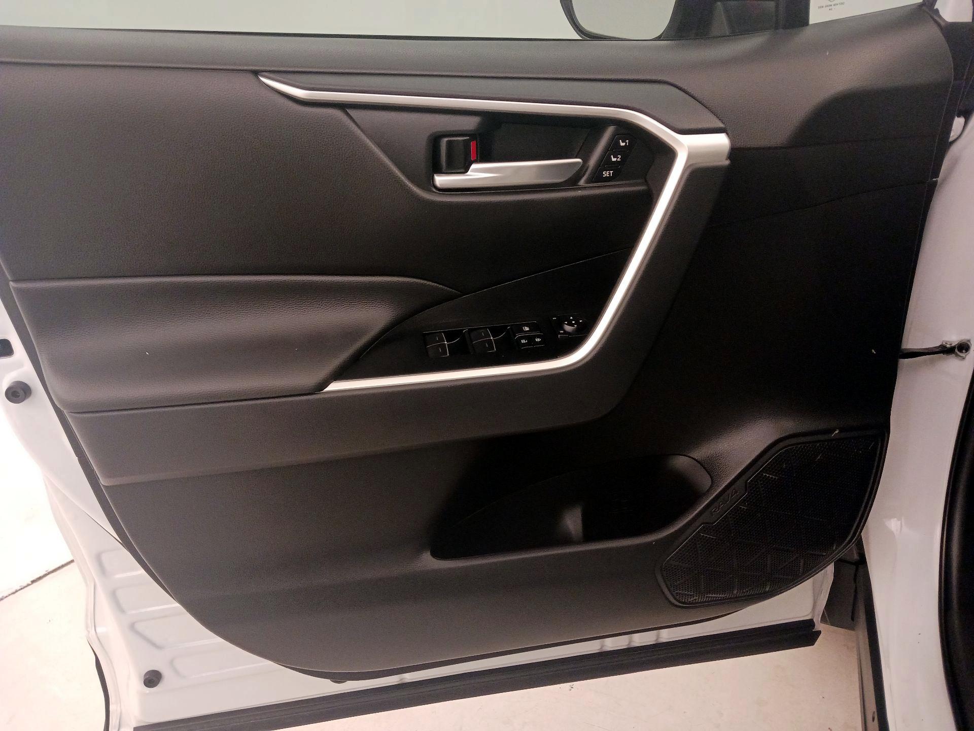 Thumbnail: 2024 Toyota RAV4 - 12