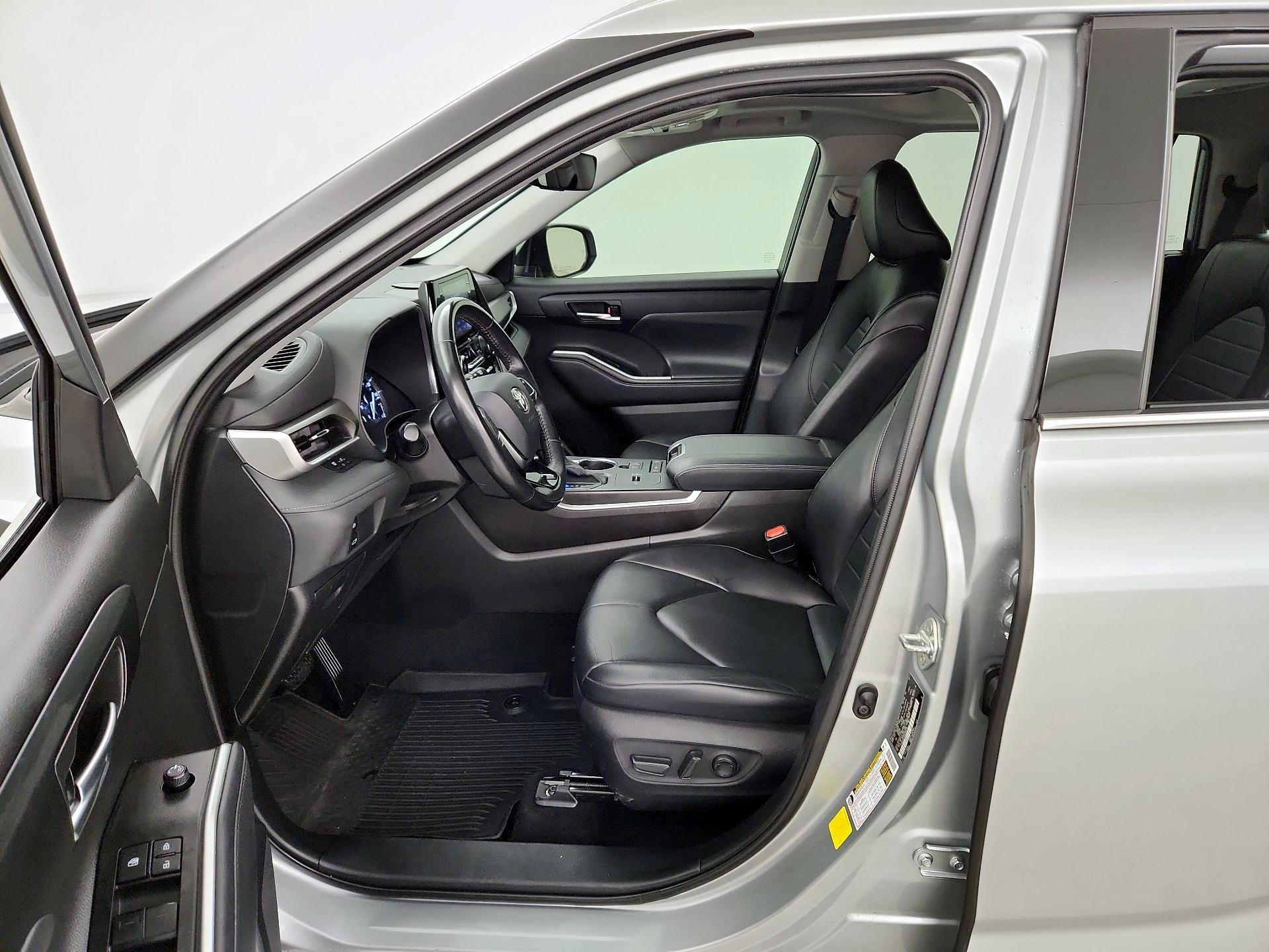 Thumbnail: 2021 Toyota Highlander - 11