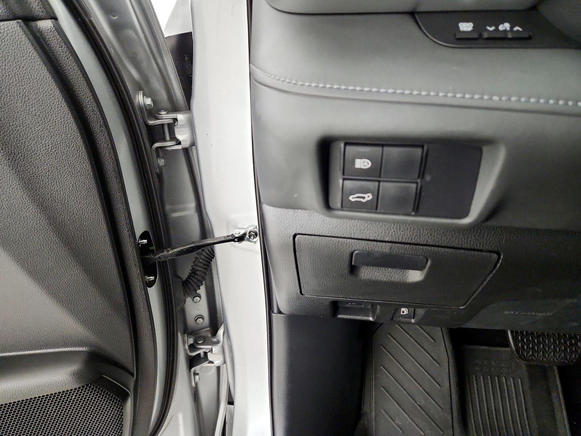 Thumbnail: 2021 Toyota Highlander - 13